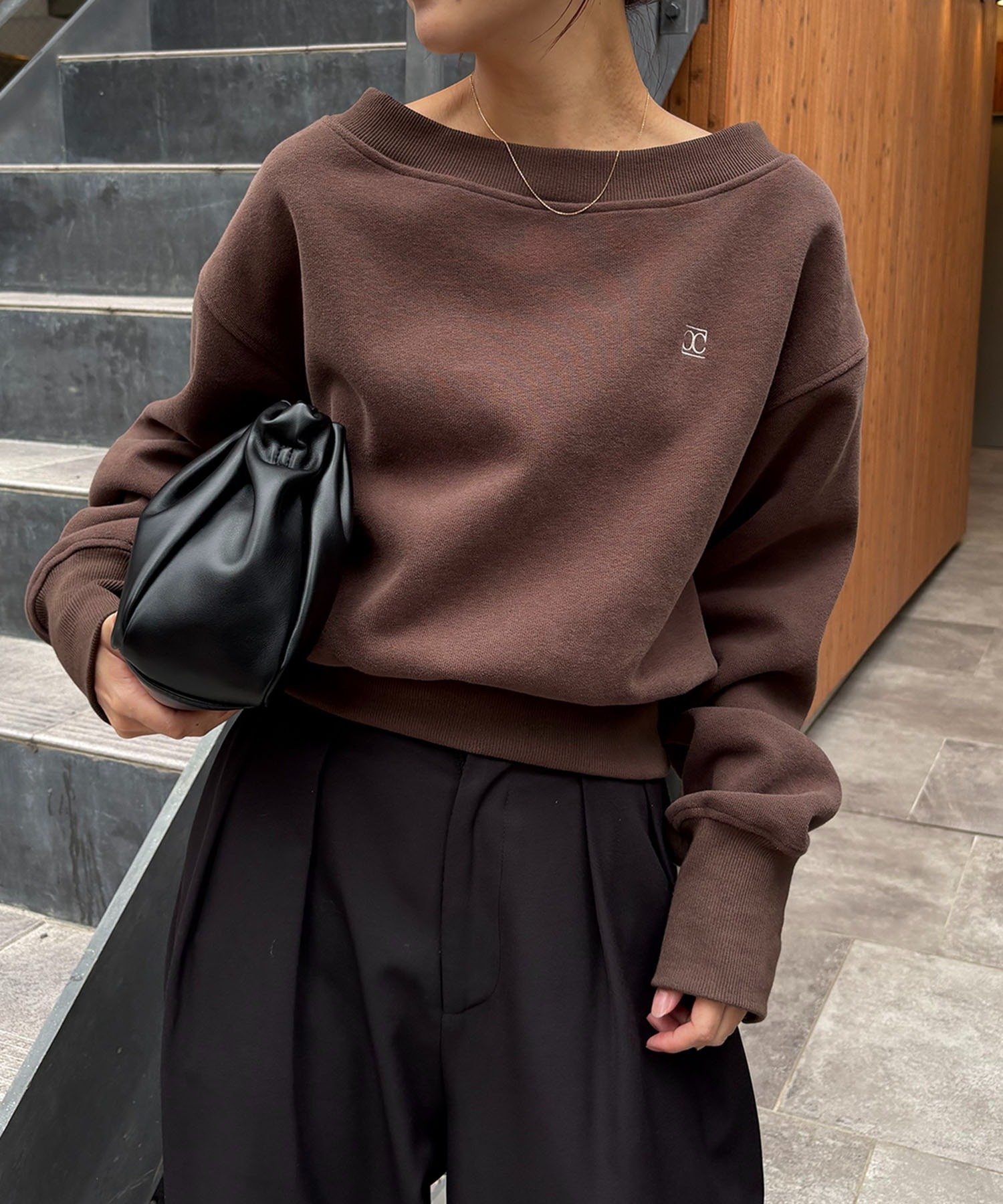 【カプリシューレマージュ/CAPRICIEUX LEMAGE】の1ポイントボンディングスウェット インテリア・キッズ・メンズ・レディースファッション・服の通販 founy(ファニー) 　ファッション　Fashion　レディースファッション　Fashion for Women　トップス・カットソー　Cut & Sew Tops　レディースパーカー・カジュアルフーディー　Casual Hoodies & Sweatshirts　スウェット・クルーネックトップス　Sweatshirts & Crewnecks / Relaxed Fit Sweat Tops　ショルダー　Shoulder, Shoulder Strap　スウェット / スエット　Sweatshirt, Sweatwear　スリット　Slit, Slit Detail　スリーブ　Sleeve, Long Sleeve / Short Sleeve　フレア　Flare, Flared　ボンディング　Bonding, Bonded Fabric　マキシ　Maxi, Full Length　ワイド　Wide, Wide Fit　ワンポイント　One Point, Statement Accent　冬　Winter / This Winter　ブラウン|ID: prp329100004763942 ipo3291000000034586223