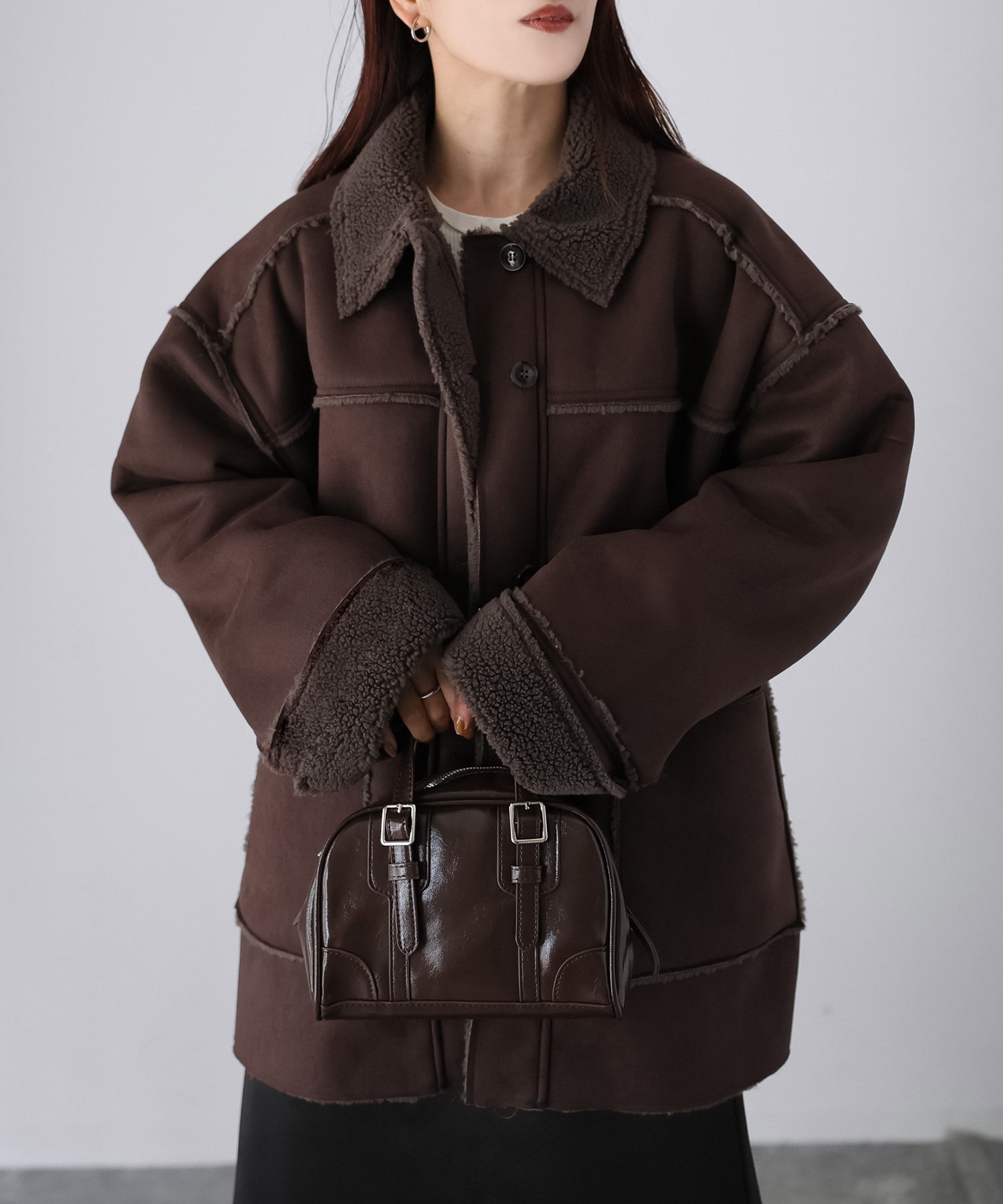 【リベリー/Riberry】のミドル丈ムートンコート インテリア・キッズ・メンズ・レディースファッション・服の通販 founy(ファニー) 　ファッション　Fashion　レディースファッション　Fashion for Women　アウター　Coat / Outerwear Collection　コート・ロングコート・ピーコート　Long Coats, Peacoats & More　インナー　Innerwear　秋　Autumn　シンプル　Simple, Minimal　ジャケット　Jacket, Outerwear　スウェット / スエット　Sweatshirt, Sweatwear　デニム　Denim, Jeans Material　バランス　Balance, Style Balance　フェイクムートン　Faux Shearling, Faux Mouton　フェミニン　Feminine, Girly　ポケット　Pocket, Pocket Detail　防寒　Cold Protection, Winter-Ready　ミドル　Middle Length, Mid Height　リラックス　Relax, Relaxed Fit　ロング　Long, Long-Length　冬　Winter / This Winter　再入荷　Restock / Back in Stock　おすすめ　Recommended / Our Picks　旅行　Travel　エレガント 上品　Elegant　ブラウン|ID: prp329100004763957 ipo3291000000034486505