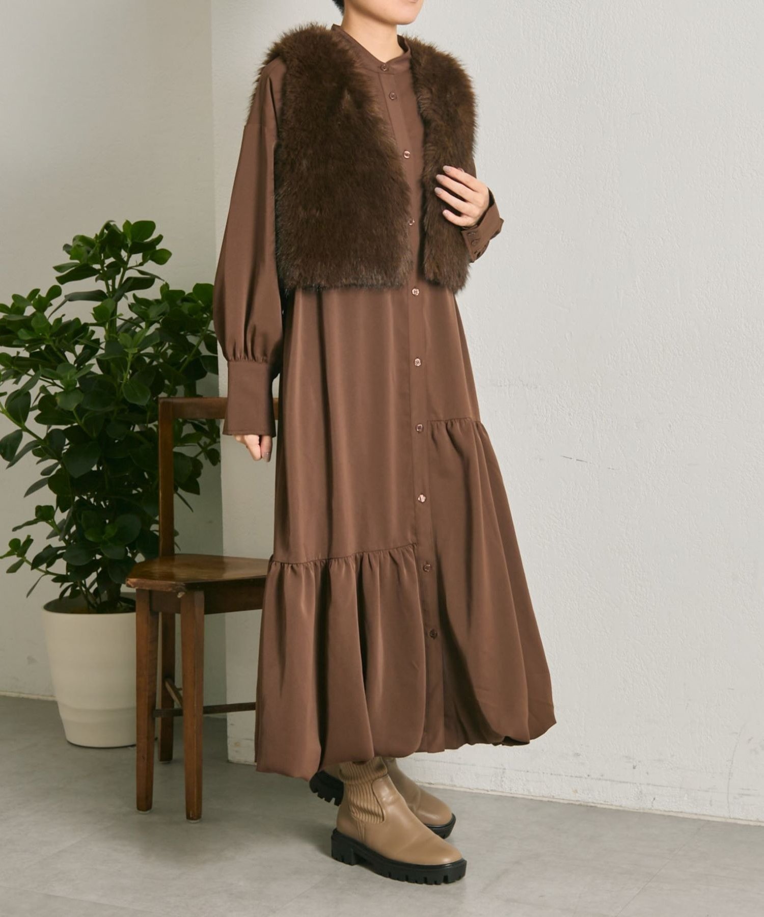 【イア パピヨネ/ear PAPILLONNER】の裾バルーンワンピース【SUM1 STYLE】 インテリア・キッズ・メンズ・レディースファッション・服の通販 founy(ファニー) ファッション Fashion レディースファッション Fashion for Women ワンピース Dresses ウェーブ Wavy Pattern くるぶし Ankle-Length カフス Cuff Design 切替 Switching, Contrast Panel ジャケット Jacket, Outerwear バルーン Balloon, Balloon Silhouette フォルム Silhouette, Form ベスト Vest, Waistcoat ポケット Pocket, Pocket Detail 羽織 Haori, Light Jacket ロング Long, Long-Length おすすめ Recommended / Our Picks エレガント 上品 Elegant ダークブラウン|ID: prp329100004764077 ipo3291000000034488210