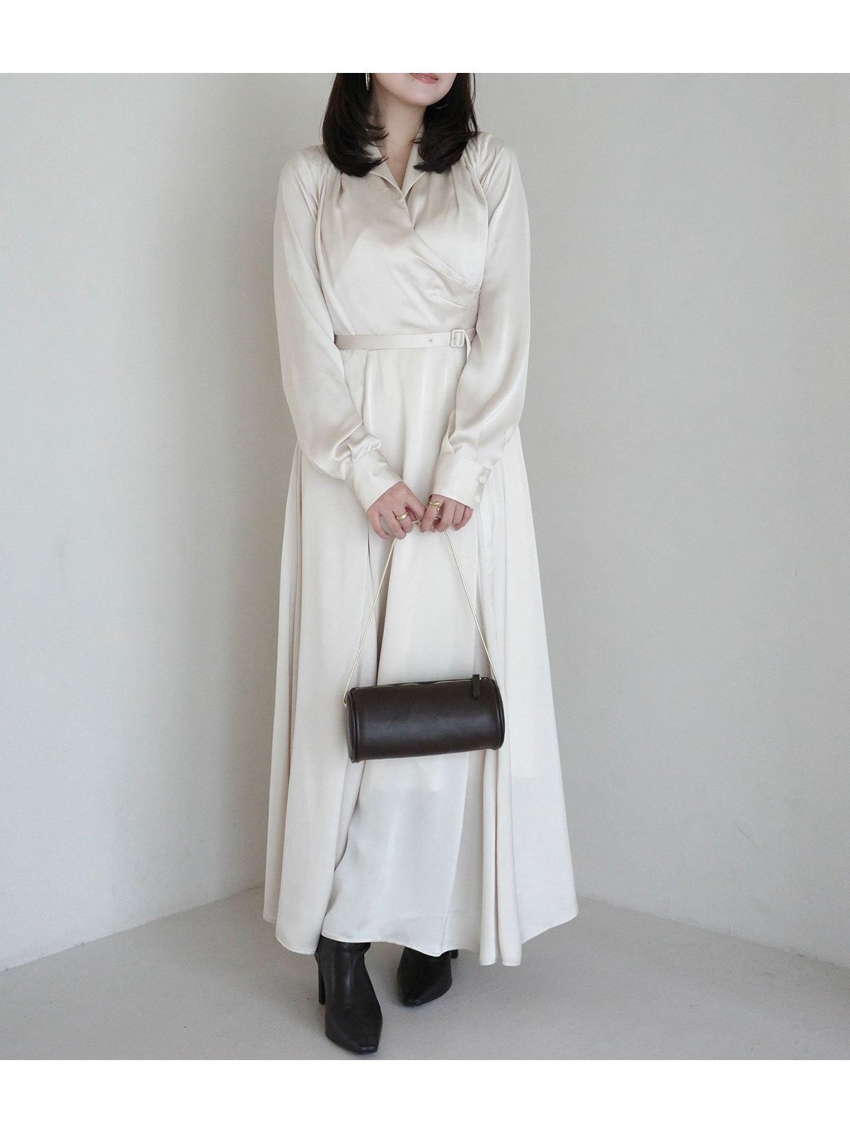 【アニュアンス/anuans】のサテンオープンカラーフレアワンピース インテリア・キッズ・メンズ・レディースファッション・服の通販 founy(ファニー) 　ファッション　Fashion　レディースファッション　Fashion for Women　ワンピース　Dresses　インナー　Innerwear　キャミソール　Camisole, Spaghetti Strap Top　サテン　Satin, Glossy Fabric　ドレープ　Drape, Draping Fabric　フレア　Flare, Flared　LIGHT BEIGE|ID: prp329100004764095 ipo3291000000034488312