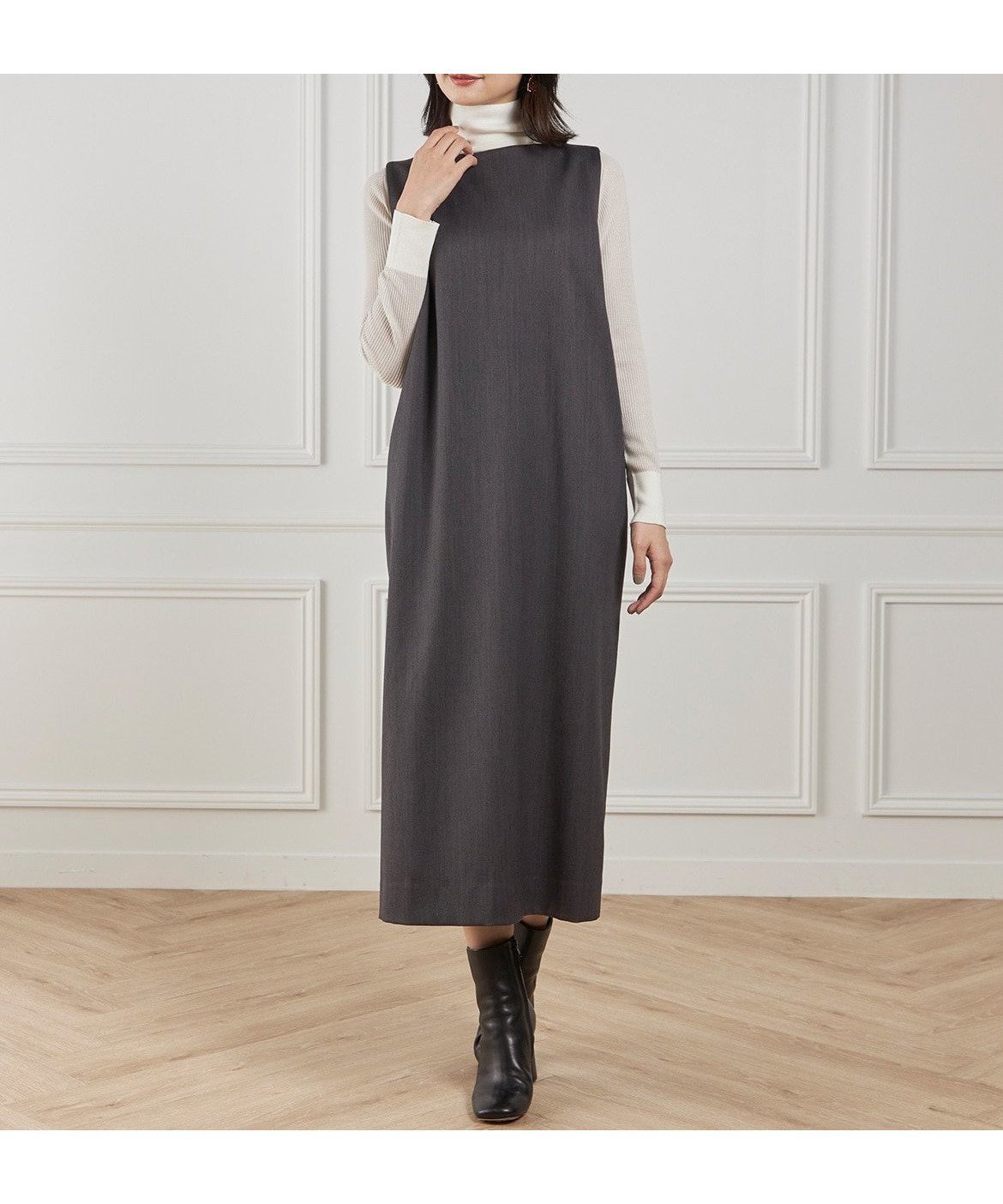 【イネド/INED】のボートネックワンピース インテリア・キッズ・メンズ・レディースファッション・服の通販 founy(ファニー) 　ファッション　Fashion　レディースファッション　Fashion for Women　ワンピース　Dresses　カッティング　Cutting Detail　サテン　Satin, Glossy Fabric　ストレート　Straight, Straight Cut　スマート　Smart, Elegant　スリット　Slit, Slit Detail　なめらか　Smooth, Silky Texture　ハイネック　High Neck, Mock Neck　フォーマル　Formal, Dressy　ポケット　Pocket, Pocket Detail　チャコールグレー|ID: prp329100004764111 ipo3291000000034588244