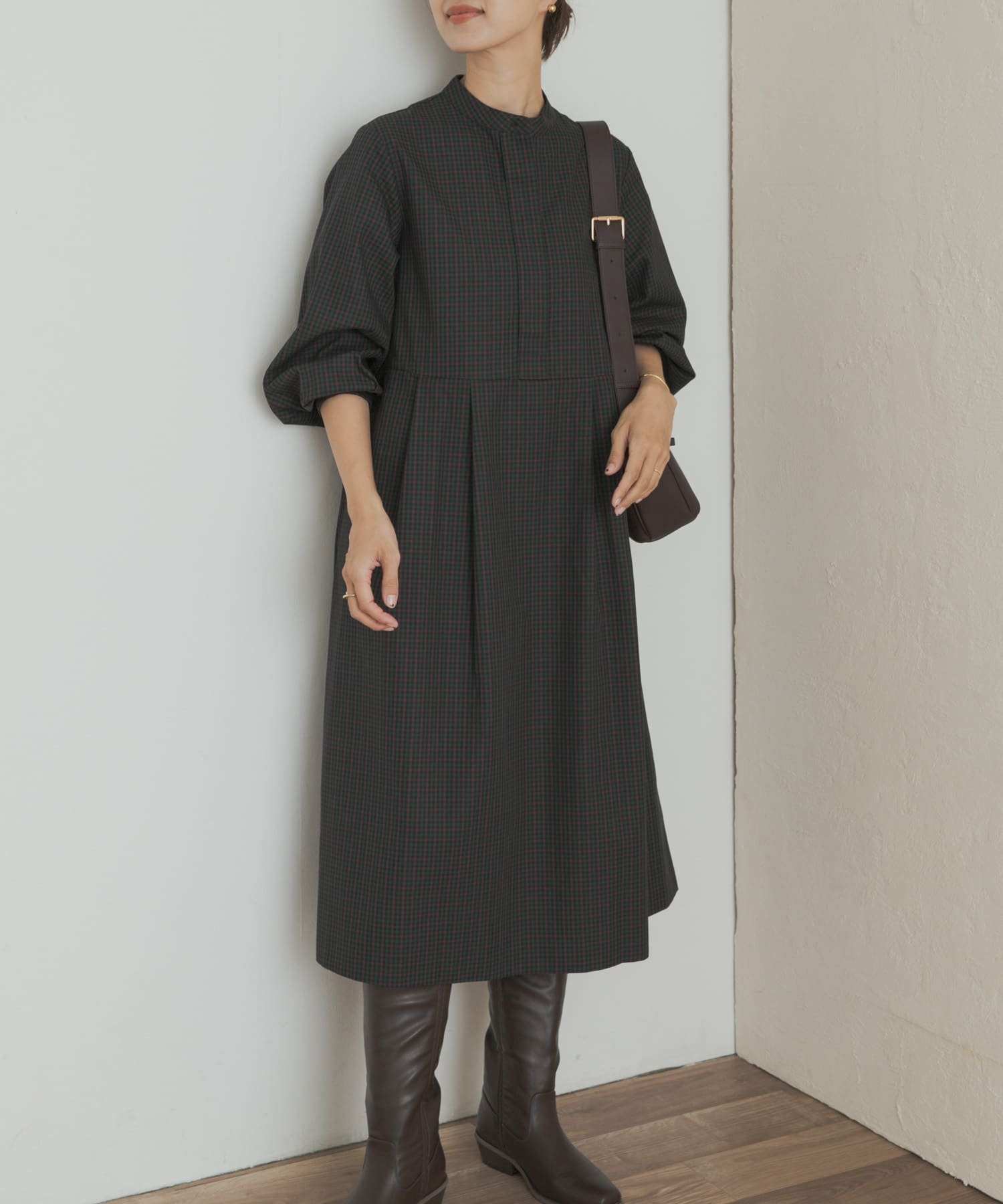 【アーバンリサーチ ドアーズ/URBAN RESEARCH DOORS】の『UR TECH』チェック柄バルーンスリーブワンピース インテリア・キッズ・メンズ・レディースファッション・服の通販 founy(ファニー) 　ファッション　Fashion　レディースファッション　Fashion for Women　ワンピース　Dresses　カーディガン　Cardigan, Knitwear　ジャケット　Jacket, Outerwear　スキッパー　Skipper, Open Collar　スリーブ　Sleeve, Long Sleeve / Short Sleeve　チェック　Check, Plaid, Tartan　バルーン　Balloon, Balloon Silhouette　A/W・秋冬　Autumn/Winter　冬　Winter / This Winter　2025年　2025　2025-2026秋冬・A/W　Autumn/Winter 2025–26 AW25–26　NAVY|ID: prp329100004764166 ipo3291000000034917122