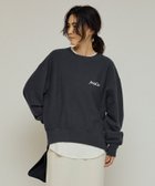 【フリークスストア/FREAK'S STORE】の別注 ワンポイントロゴ クルーネックスウェット 25AW 人気、トレンドファッション・服の通販 founy(ファニー) ファッション Fashion レディースファッション Fashion for Women トップス・カットソー Cut & Sew Tops レディースパーカー・カジュアルフーディー Casual Hoodies & Sweatshirts スウェット・クルーネックトップス Sweatshirts & Crewnecks / Relaxed Fit Sweat Tops クロップド Cropped, Short Length コンパクト Compact, Small Size シンプル Simple, Minimal スペシャル Special, Limited Edition デニム Denim, Jeans Material なめらか Smooth, Silky Texture プリント Print, Printed Pattern 別注 Limited Edition, Custom Order ワンポイント One Point, Statement Accent A/W・秋冬 Autumn/Winter 冬 Winter / This Winter 2025年 2025 2025-2026秋冬・A/W Autumn/Winter 2025–26 AW25–26 thumbnail チャコールグレー|ID: prp329100004764184 ipo3291000000034904704