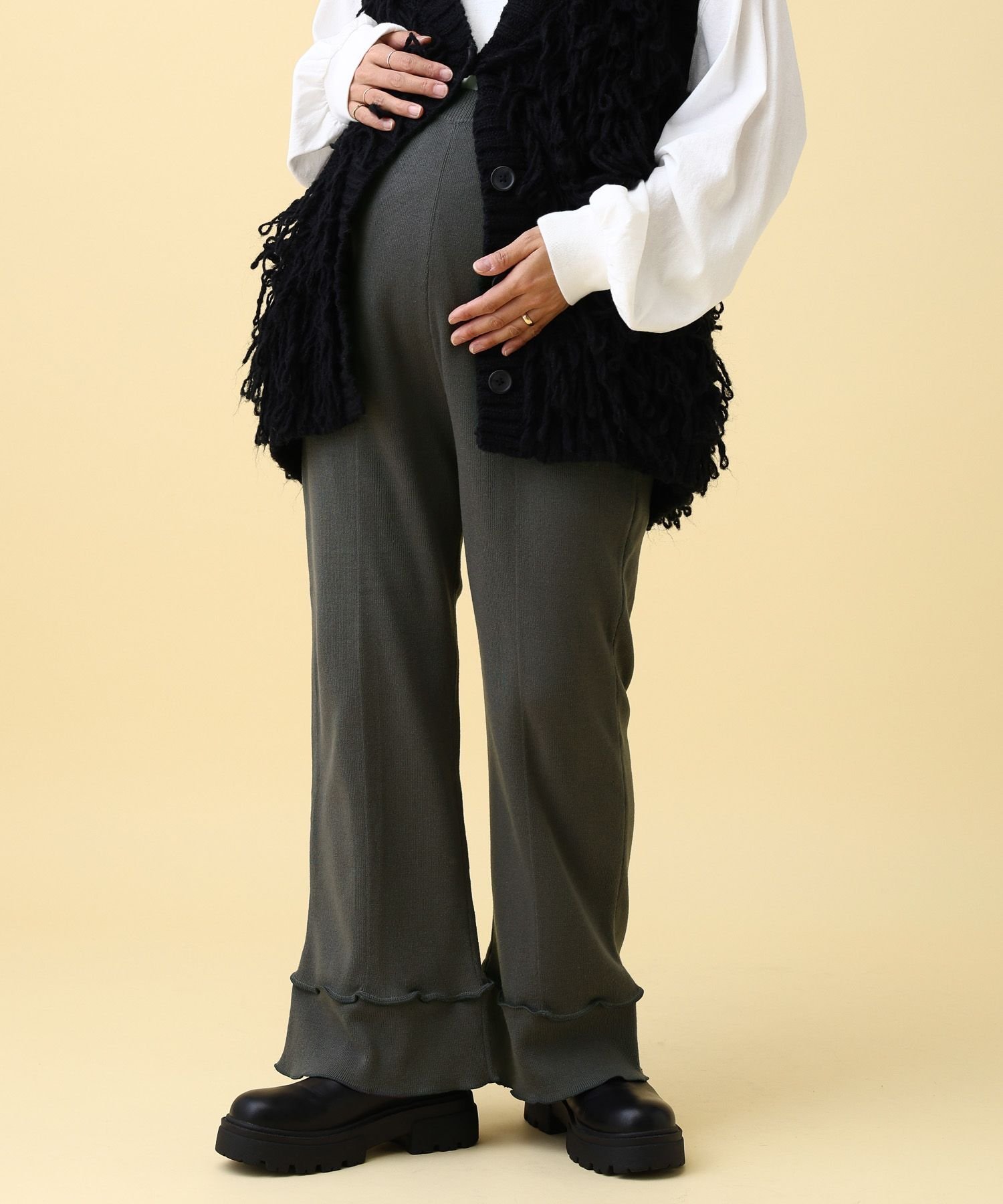 【レプシィム ローリーズファーム/LEPSIM LOWRYS FARM】の【産前・産後対応】マタニティ/フリルニットフレアパンツ インテリア・キッズ・メンズ・レディースファッション・服の通販 founy(ファニー) 　ファッション　Fashion　キッズファッション　Fashion for Kids　ボトムス　Bottoms　おすすめ　Recommended / Our Picks　フリル　Frill, Ruffle　グレー18|ID: prp329100004764229 ipo3291000000035166530