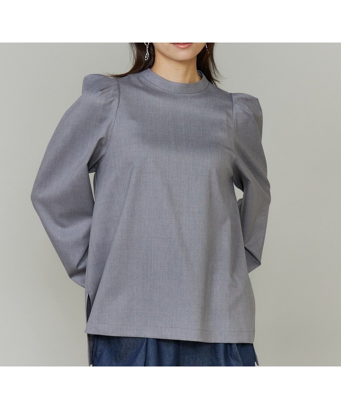 【イネド/INED】の《三尋木奈保コラボ・Oggi12月号掲載》盛り袖ブラウス インテリア・キッズ・メンズ・レディースファッション・服の通販 founy(ファニー) 　雑誌掲載アイテム　Magazine Picks & Fashion Features　ファッション雑誌　Fashion Magazines　オッジ　Oggi　ファッション　Fashion　レディースファッション　Fashion for Women　トップス・カットソー　Cut & Sew Tops　シャツ・ブラウス・オフィスカジュアル　Elegant Blouses & Button-Ups　エレガント 上品　Elegant　12月号　December Issue　シルク　Silk, 100% Silk　スマート　Smart, Elegant　雑誌　Magazine, Fashion Magazine　デニム　Denim, Jeans Material　グレー|ID: prp329100004764529 ipo3291000000034663384