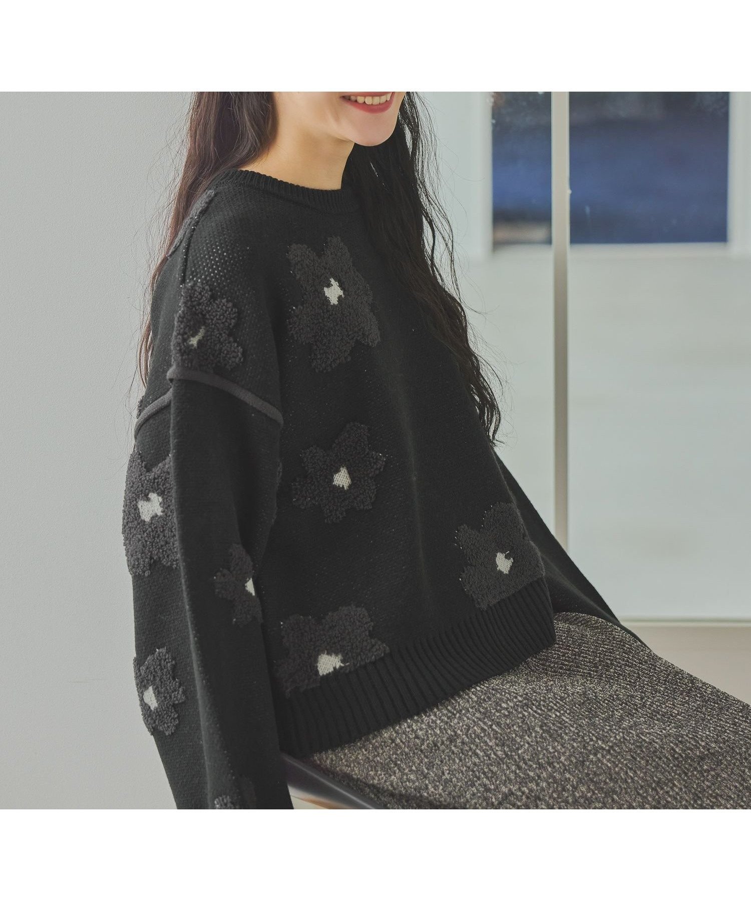 【ニコアンド/niko and】のフラワージャガードニットプルオーバー インテリア・キッズ・メンズ・レディースファッション・服の通販 founy(ファニー) 　ファッション　Fashion　レディースファッション　Fashion for Women　トップス・カットソー　Cut & Sew Tops　ニット　Knit Tops & Sweaters　カジュアルプルオーバー・ニットトップス　Pullovers & Knit Tops / Casual Pullovers　おすすめ　Recommended / Our Picks　アクリル　Acrylic Material　カットソー　Cut and Sewn Top　ショルダー　Shoulder, Shoulder Strap　シンプル　Simple, Minimal　ジャカード／ジャガード　Jacquard, Woven Pattern　ドロップ　Drop Shoulder, Dropped Style　フェミニン　Feminine, Girly　フォルム　Silhouette, Form　フラワー　Flower, Floral　ベーシック　Basic, Essential　モチーフ　Motif, Design Theme　エレガント 上品　Elegant　ブラック|ID: prp329100004764568 ipo3291000000034578464