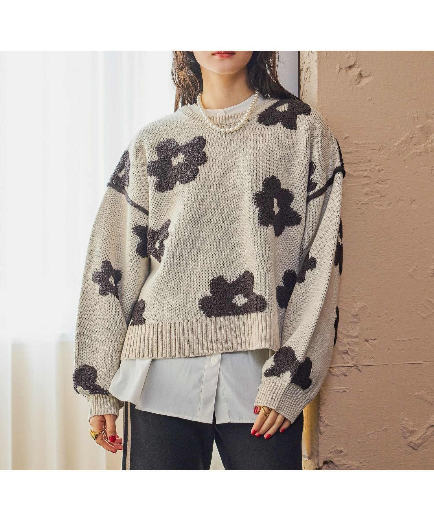 【ニコアンド/niko and】のフラワージャガードニットプルオーバー インテリア・キッズ・メンズ・レディースファッション・服の通販 founy(ファニー) 　ファッション　Fashion　レディースファッション　Fashion for Women　トップス・カットソー　Cut & Sew Tops　ニット　Knit Tops & Sweaters　カジュアルプルオーバー・ニットトップス　Pullovers & Knit Tops / Casual Pullovers　おすすめ　Recommended / Our Picks　アクリル　Acrylic Material　カットソー　Cut and Sewn Top　ショルダー　Shoulder, Shoulder Strap　シンプル　Simple, Minimal　ジャカード／ジャガード　Jacquard, Woven Pattern　ドロップ　Drop Shoulder, Dropped Style　フェミニン　Feminine, Girly　フォルム　Silhouette, Form　フラワー　Flower, Floral　ベーシック　Basic, Essential　モチーフ　Motif, Design Theme　エレガント 上品　Elegant　アイボリー|ID: prp329100004764568 ipo3291000000034578465