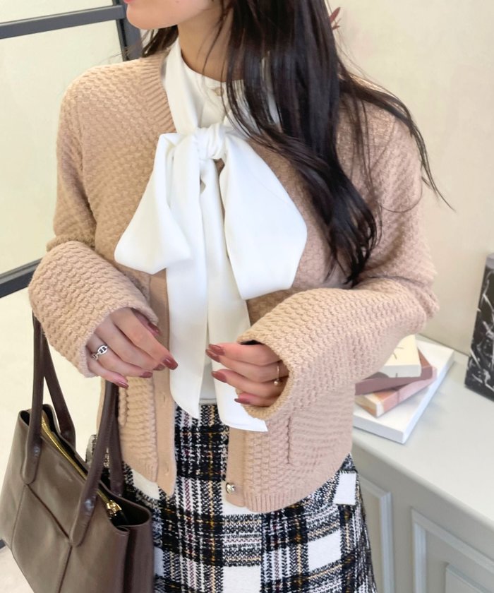 【ミッシュマッシュ/MISCH MASCH】のMM548502 ツイード編みニットジャケット インテリア・キッズ・メンズ・レディースファッション・服の通販 founy(ファニー) https://founy.com/ ファッション Fashion レディースファッション Fashion for Women アウター Coat / Outerwear Collection レディースジャケット・軽アウター Jackets カーディガン Cardigan, Knitwear クラシカル Classical, Vintage-Inspired コンパクト Compact, Small Size シンプル Simple, Minimal ジャケット Jacket, Outerwear ツイード Twill, Twill Weave デニム Denim, Jeans Material バランス Balance, Style Balance フィット Fit, Slim Fit フェミニン Feminine, Girly フォルム Silhouette, Form ポケット Pocket, Pocket Detail メタル Metal, Metal Parts ラウンド Round, Round Neck ワイド Wide, Wide Fit エレガント 上品 Elegant |ID: prp329100004765069 ipo3291000000034497912