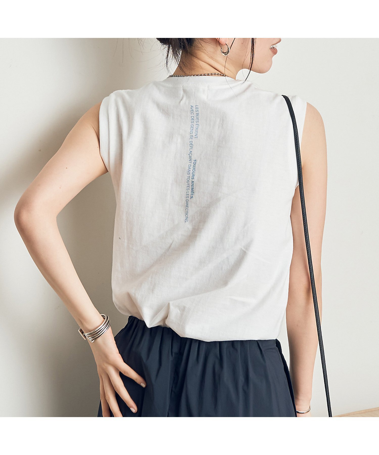 【ルージュヴィフラクレ/Rouge vif la cle】のバックバーティカルロゴタンクトップ インテリア・キッズ・メンズ・レディースファッション・服の通販 founy(ファニー) 　ファッション　Fashion　レディースファッション　Fashion for Women　バッグ　Bags　おすすめ　Recommended / Our Picks　インナー　Innerwear　タンク　Tank Top, Sleeveless Top　フレア　Flare, Flared　プリント　Print, Printed Pattern　ラウンド　Round, Round Neck　ワイド　Wide, Wide Fit　ブルー|ID: prp329100004765174 ipo3291000000034587781