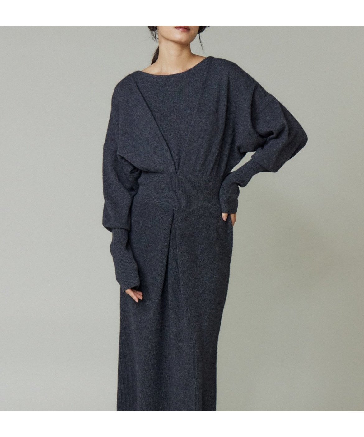 【イネド/INED】のタックデザインニットワンピース インテリア・キッズ・メンズ・レディースファッション・服の通販 founy(ファニー) 　ファッション　Fashion　レディースファッション　Fashion for Women　ワンピース　Dresses　ニットワンピース　Knit Dresses　畦　Ribbed Knit　ショルダー　Shoulder, Shoulder Strap　スマート　Smart, Elegant　ドレープ　Drape, Draping Fabric　ドロップ　Drop Shoulder, Dropped Style　フォルム　Silhouette, Form　ブラウジング　Blouson Silhouette, Cinched Waist　チャコールグレー|ID: prp329100004765225 ipo3291000000034499159