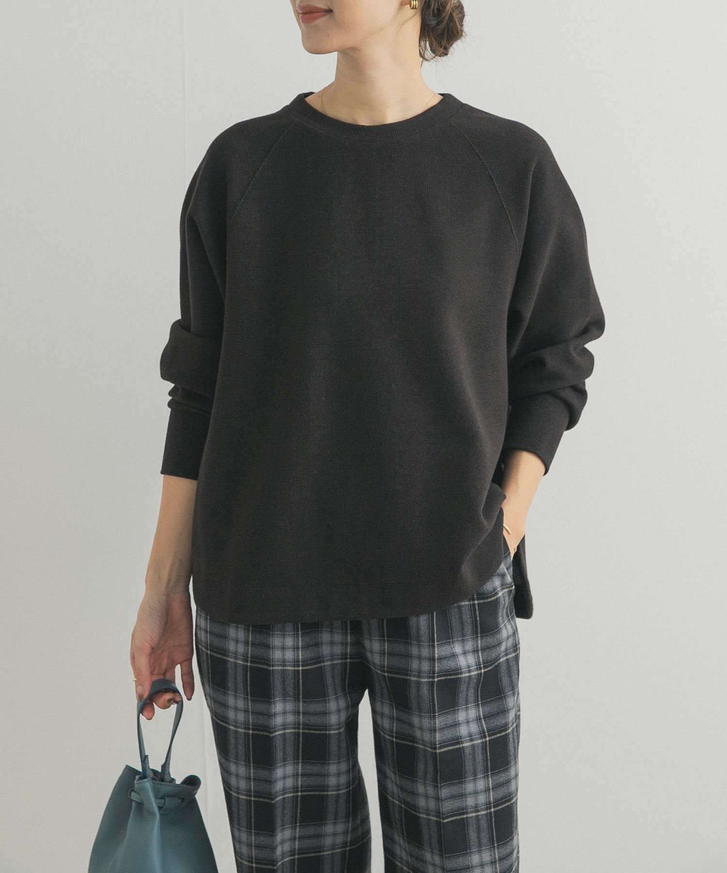 【アーバンリサーチ ドアーズ/URBAN RESEARCH DOORS】のラグランフレアプルオーバー 人気、トレンドファッション・服の通販 founy(ファニー) 　ファッション　Fashion　レディースファッション　Fashion for Women　トップス・カットソー　Cut & Sew Tops　カジュアルプルオーバー・ニットトップス　Pullovers & Knit Tops / Casual Pullovers　2025年　2025　2025-2026秋冬・A/W　Autumn/Winter 2025–26 AW25–26　冬　Winter / This Winter　カットソー　Cut and Sewn Top　シンプル　Simple, Minimal　スリット　Slit, Slit Detail　バランス　Balance, Style Balance　リラックス　Relax, Relaxed Fit　A/W・秋冬　Autumn/Winter　 other-1|ID: prp329100004765270 ipo3291000000034499379