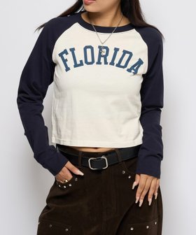 【パルグループ/PAL GROUP】の【WHO S WHO gallery】ロゴ ラグランロンTEE 人気、トレンドファッション・服の通販 founy(ファニー) ファッション Fashion レディースファッション Fashion for Women トップス・カットソー Cut & Sew Tops ロングTシャツ・Tシャツ Longline T-Shirts & Tees おすすめ Recommended / Our Picks コンパクト Compact, Small Size スラックス Slacks, Dress Pants スリーブ Sleeve, Long Sleeve / Short Sleeve デニム Denim, Jeans Material ビッグ Big, Oversized ロング Long, Long-Length 再入荷 Restock / Back in Stock 定番 Standard, Basic Item |ID:prp329100004765288