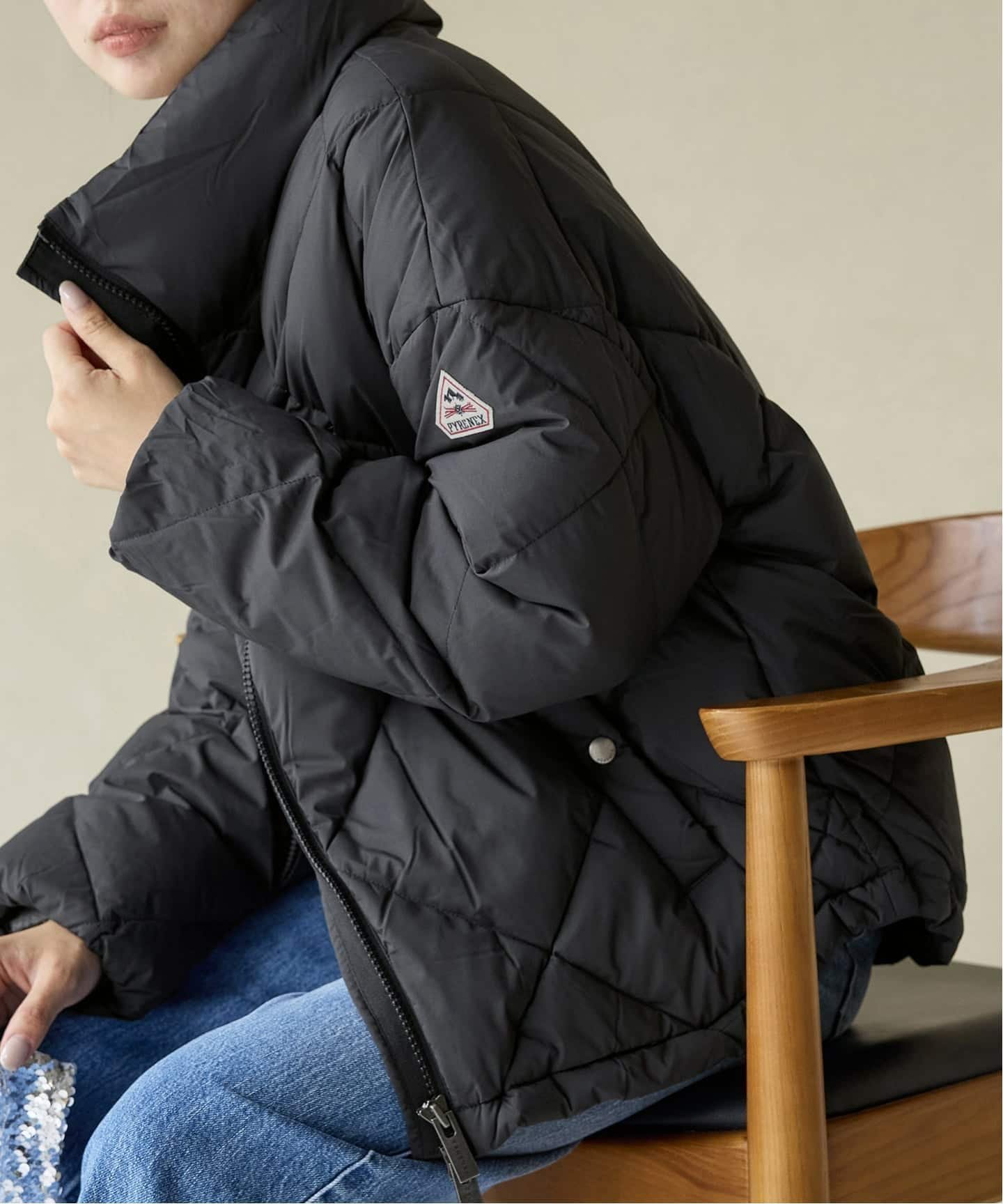 【イエナ/IENA】のPYRENEX/ピレネックス ADELE ダウンジャケット HWY009 インテリア・キッズ・メンズ・レディースファッション・服の通販 founy(ファニー) 　ファッション　Fashion　レディースファッション　Fashion for Women　アウター　Coat / Outerwear Collection　レディースジャケット・軽アウター　Jackets　キルト　Quilt, Quilted Fabric　クラシック　Classic, Timeless Style　ショルダー　Shoulder, Shoulder Strap　ショート　Short, Short Length　ジャケット　Jacket, Outerwear　スタンド　Stand Collar, Upright Stand　ダウン　Down, Puffer　ドロップ　Drop Shoulder, Dropped Style　フェザー　Feather, Feather Detail　フランス　France, French　フロント　Front, Front Design　ポケット　Pocket, Pocket Detail　ブラック|ID: prp329100004765330 ipo3291000000034717972