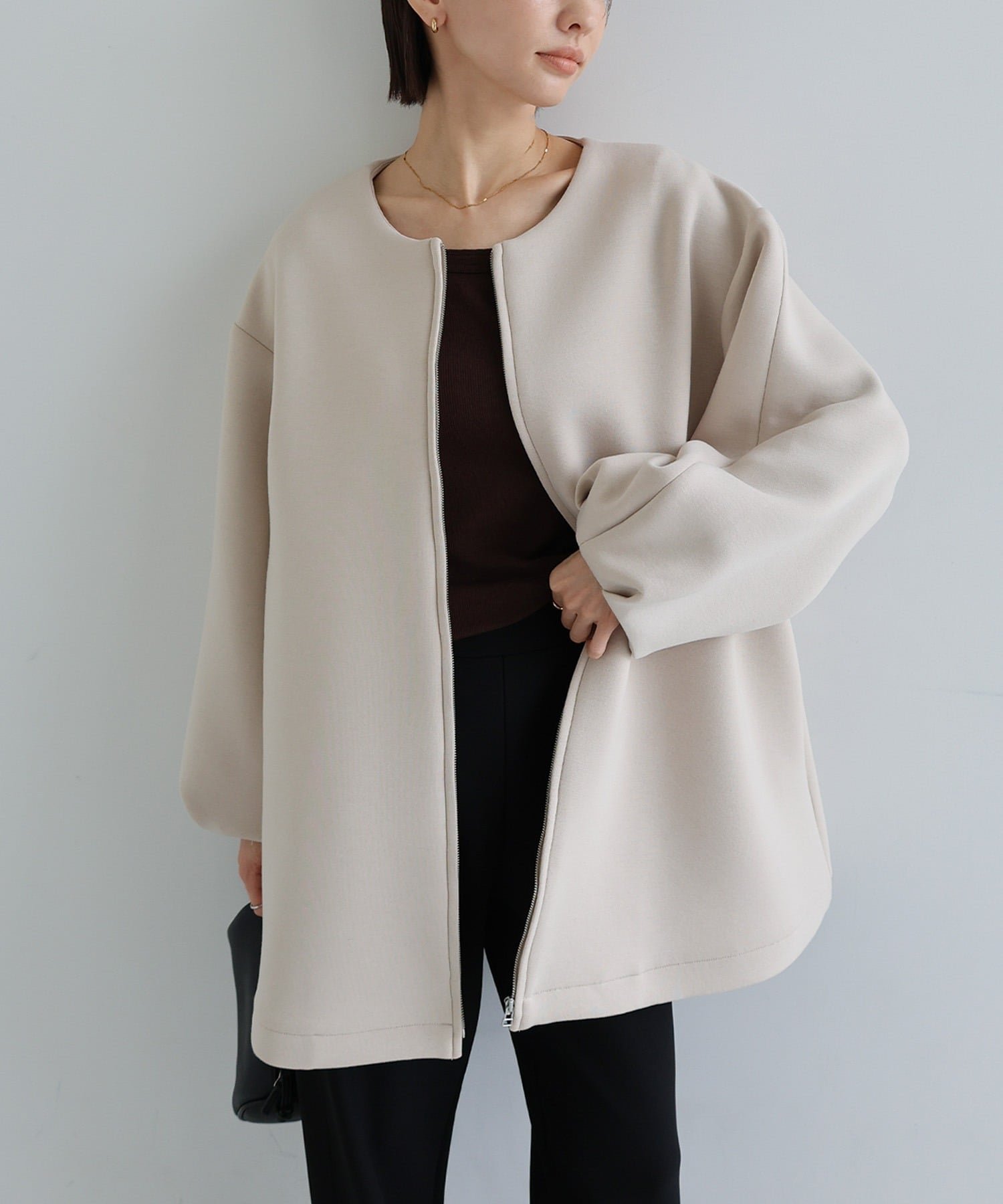 【アンドミー/andme】のダンボール ミドル コート evernavy エバーネイビー インテリア・キッズ・メンズ・レディースファッション・服の通販 founy(ファニー) 　ファッション　Fashion　レディースファッション　Fashion for Women　アウター　Coat / Outerwear Collection　コート・ロングコート・ピーコート　Long Coats, Peacoats & More　タートルネック　Turtleneck, High Neck　トレンド　Trend, Trending Now　ハイネック　High Neck, Mock Neck　フォルム　Silhouette, Form　ポケット　Pocket, Pocket Detail　ミドル　Middle Length, Mid Height　おすすめ　Recommended / Our Picks　エレガント 上品　Elegant　ビジネス 仕事 通勤　Business / Work / Commuting　アイボリー|ID: prp329100004765337 ipo3291000000034499928