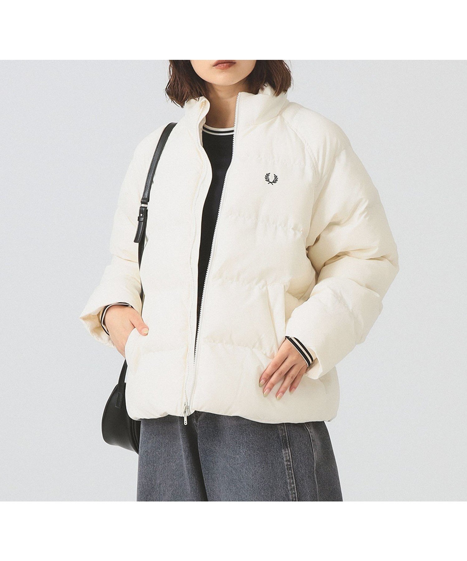 【ビームス ウイメン/BEAMS】のFRED PERRY / Raglan Sleeve Padded Jacket インテリア・キッズ・メンズ・レディースファッション・服の通販 founy(ファニー) 　ファッション　Fashion　レディースファッション　Fashion for Women　アウター　Coat / Outerwear Collection　レディースジャケット・軽アウター　Jackets　アウトドア　Outdoor Clothing　クロップド　Cropped, Short Length　スポーティ　Sporty, Casual Athletic　スラックス　Slacks, Dress Pants　スリーブ　Sleeve, Long Sleeve / Short Sleeve　ダウン　Down, Puffer　デニム　Denim, Jeans Material　トレンド　Trend, Trending Now　フィット　Fit, Slim Fit　ベスト　Vest, Waistcoat　ボックス　Boxy, Box Shape　ポケット　Pocket, Pocket Detail　リラックス　Relax, Relaxed Fit　ロンドン　London Style, British Inspired　冬　Winter / This Winter　エレガント 上品　Elegant　ECRU|ID: prp329100004765345 ipo3291000000034632450