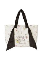 【スナイデル ホーム/SNIDEL HOME】のオーガニックキャンバストート -BIG-(FLOWER) 人気、トレンドファッション・服の通販 founy(ファニー) ファッション Fashion レディースファッション Fashion for Women バッグ Bags 秋 Autumn キャンバス Canvas, Canvas Fabric ギャザー Gathered, Ruffled クール Cool, Chic スマート Smart, Elegant 定番 Standard, Basic Item フェミニン Feminine, Girly フラワー Flower, Floral プリント Print, Printed Pattern ポケット Pocket, Pocket Detail ポーチ Pouch, Small Case リボン Ribbon, Bow ロマンティック Romantic, Feminine Style 旅行 Travel エレガント 上品 Elegant ビジネス 仕事 通勤 Business / Work / Commuting thumbnail BLK[009]|ID: prp329100004765361 ipo3291000000034622781