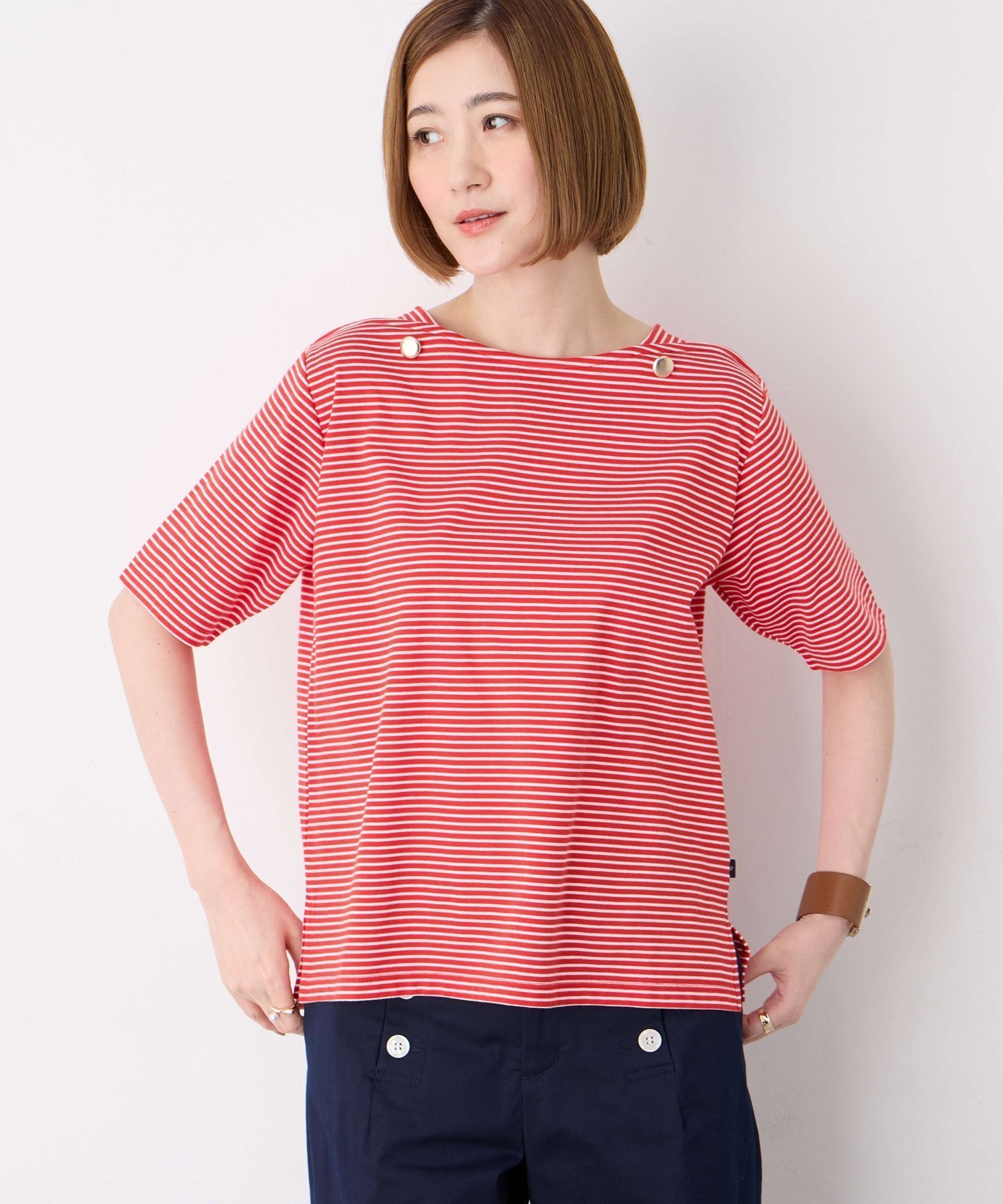 【プチ オンフルール/Petit Honfleur】の【冷感】ボタンボーダープルオーバー 人気、トレンドファッション・服の通販 founy(ファニー) 　ファッション　Fashion　レディースファッション　Fashion for Women　トップス・カットソー　Cut & Sew Tops　カジュアルプルオーバー・ニットトップス　Pullovers & Knit Tops / Casual Pullovers　おすすめ　Recommended / Our Picks　ショルダー　Shoulder, Shoulder Strap　シンプル　Simple, Minimal　スリット　Slit, Slit Detail　無地　Plain, Solid Color　 other-1|ID: prp329100004765474 ipo3291000000034501176