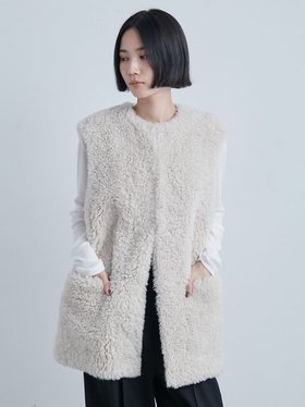 【ミースロエ/MIESROHE】のノーカラーエコファーベスト 人気、トレンドファッション・服の通販 founy(ファニー) 雑誌掲載アイテム Magazine Picks & Fashion Features ファッション雑誌 Fashion Magazines ストーリィ STORY オッジ Oggi ファッション Fashion レディースファッション Fashion for Women アウター Coat / Outerwear Collection トップス・カットソー Cut & Sew Tops ベスト&ジレ / 重ね着スタイル Vests & Gilets 10月号 October Issue 12月号 December Issue スマート Smart, Elegant フロント Front, Front Design ベスト Vest, Waistcoat ボンディング Bonding, Bonded Fabric ポケット Pocket, Pocket Detail 人気 Popular, Best Seller 今季 This Season, Current Season 雑誌 Magazine, Fashion Magazine |ID:prp329100004765499