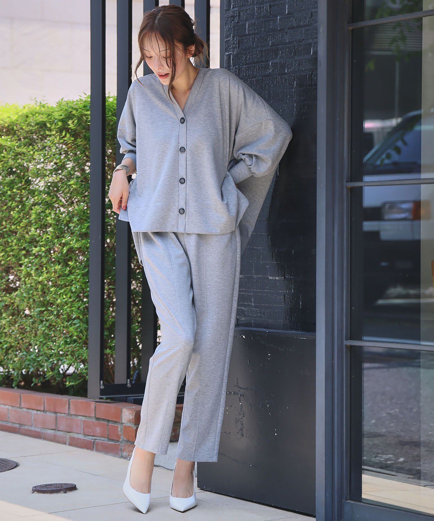 【ガール/GIRL】のダンボール セットアップ Vネック カーディガン テーパードパンツ 2点セット インテリア・キッズ・メンズ・レディースファッション・服の通販 founy(ファニー) 　ファッション　Fashion　レディースファッション　Fashion for Women　セットアップ　Matching Sets　レディースパンツ・ボトムス　Pants & Trousers / Bottoms　カーディガン　Cardigan, Knitwear　クロップド　Cropped, Short Length　シンプル　Simple, Minimal　セットアップ　Set-Up, Coordinated Outfit　フロント　Front, Front Design　ポケット　Pocket, Pocket Detail　リラックス　Relax, Relaxed Fit　再入荷　Restock / Back in Stock　エレガント 上品　Elegant　GRY|ID: prp329100004765543 ipo3291000000034501792