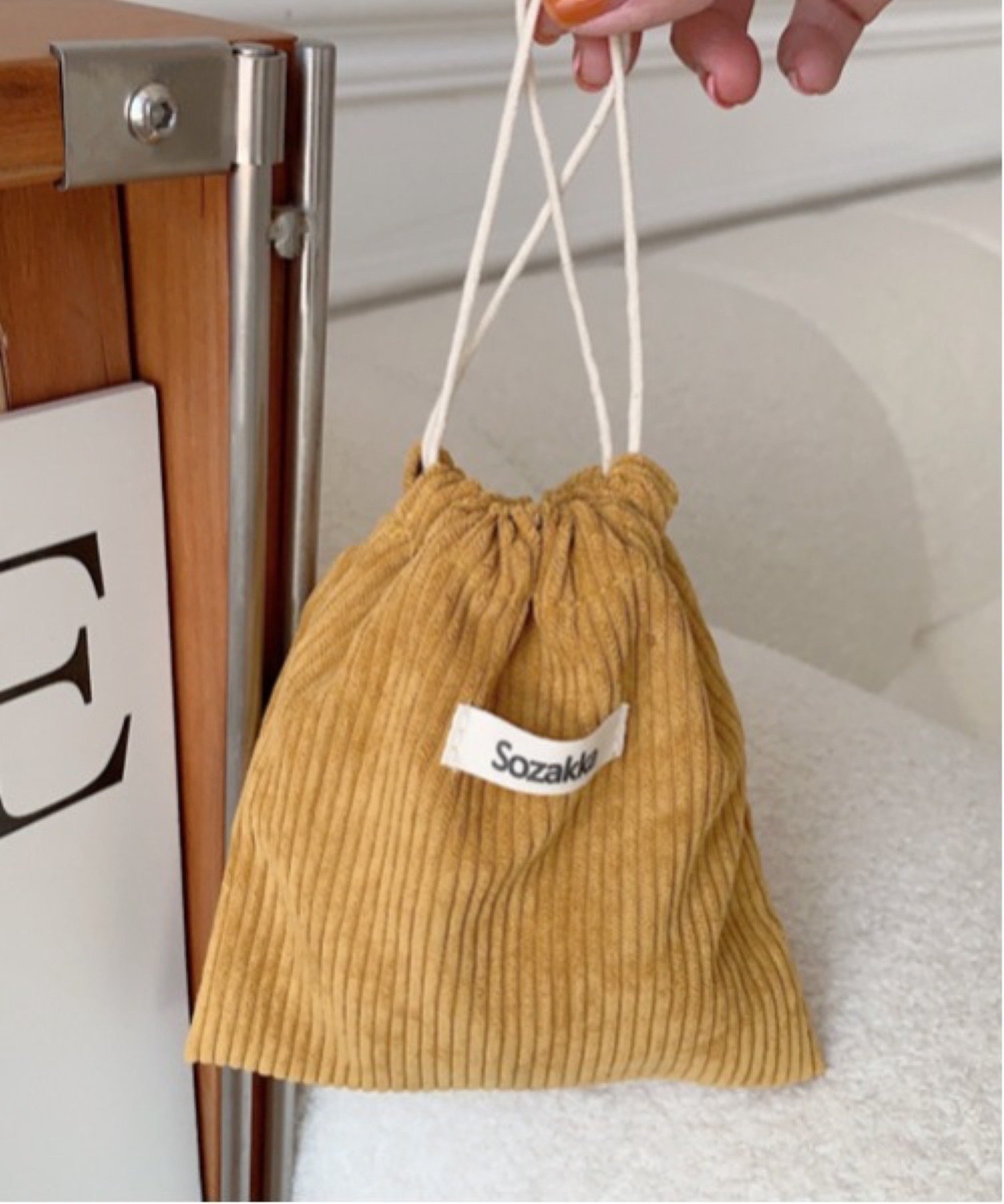 【チェルカ/CERCA】のPochi Pouch/コーデュロイ 巾着 ミニ ポーチ 人気、トレンドファッション・服の通販 founy(ファニー) 　ファッション　Fashion　レディースファッション　Fashion for Women　ポーチ&ミニバッグ　Pouches & Mini Bags　コーデュロイ　Corduroy, Cord Fabric　シンプル　Simple, Minimal　ポーチ　Pouch, Small Case　ワンポイント　One Point, Statement Accent　再入荷　Restock / Back in Stock　巾着　Drawstring Bag, Kinchaku　 other-1|ID: prp329100004765592 ipo3291000000034722755