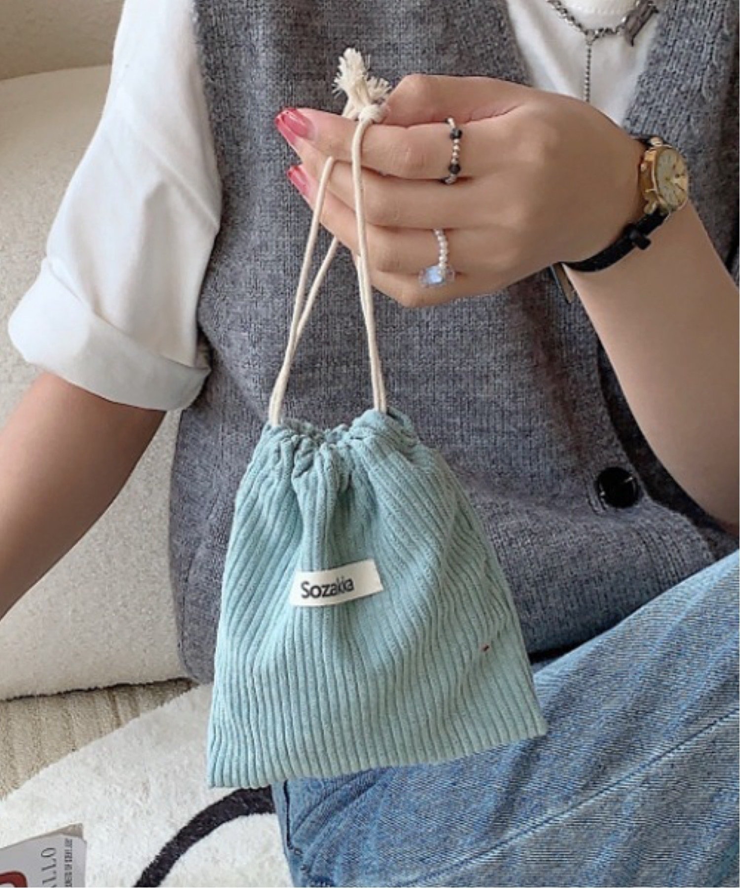 【チェルカ/CERCA】のPochi Pouch/コーデュロイ 巾着 ミニ ポーチ インテリア・キッズ・メンズ・レディースファッション・服の通販 founy(ファニー) 　ファッション　Fashion　レディースファッション　Fashion for Women　ポーチ&ミニバッグ　Pouches & Mini Bags　コーデュロイ　Corduroy, Cord Fabric　シンプル　Simple, Minimal　ポーチ　Pouch, Small Case　ワンポイント　One Point, Statement Accent　再入荷　Restock / Back in Stock　巾着　Drawstring Bag, Kinchaku　ライトブルーグレー|ID: prp329100004765592 ipo3291000000034722766