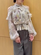 【スナイデル/SNIDEL】のシフォンボリュームブラウス 人気、トレンドファッション・服の通販 founy(ファニー) ファッション Fashion レディースファッション Fashion for Women トップス・カットソー Cut & Sew Tops シャツ・ブラウス・オフィスカジュアル Elegant Blouses & Button-Ups ウェーブ Wavy Pattern エレガント 上品 Elegant オーガンジー Organza Fabric シアー Sheer, See-Through シフォン Chiffon, Lightweight Fabric シルバー Silver, Metallic Silver ストレート Straight, Straight Cut スリット Slit, Slit Detail フィット Fit, Slim Fit フェミニン Feminine, Girly フラワー Flower, Floral プリント Print, Printed Pattern 無地 Plain, Solid Color リボン Ribbon, Bow ロマンティック Romantic, Feminine Style おすすめ Recommended / Our Picks thumbnail FLOWER[936]|ID: prp329100004765606 ipo3291000000034502374