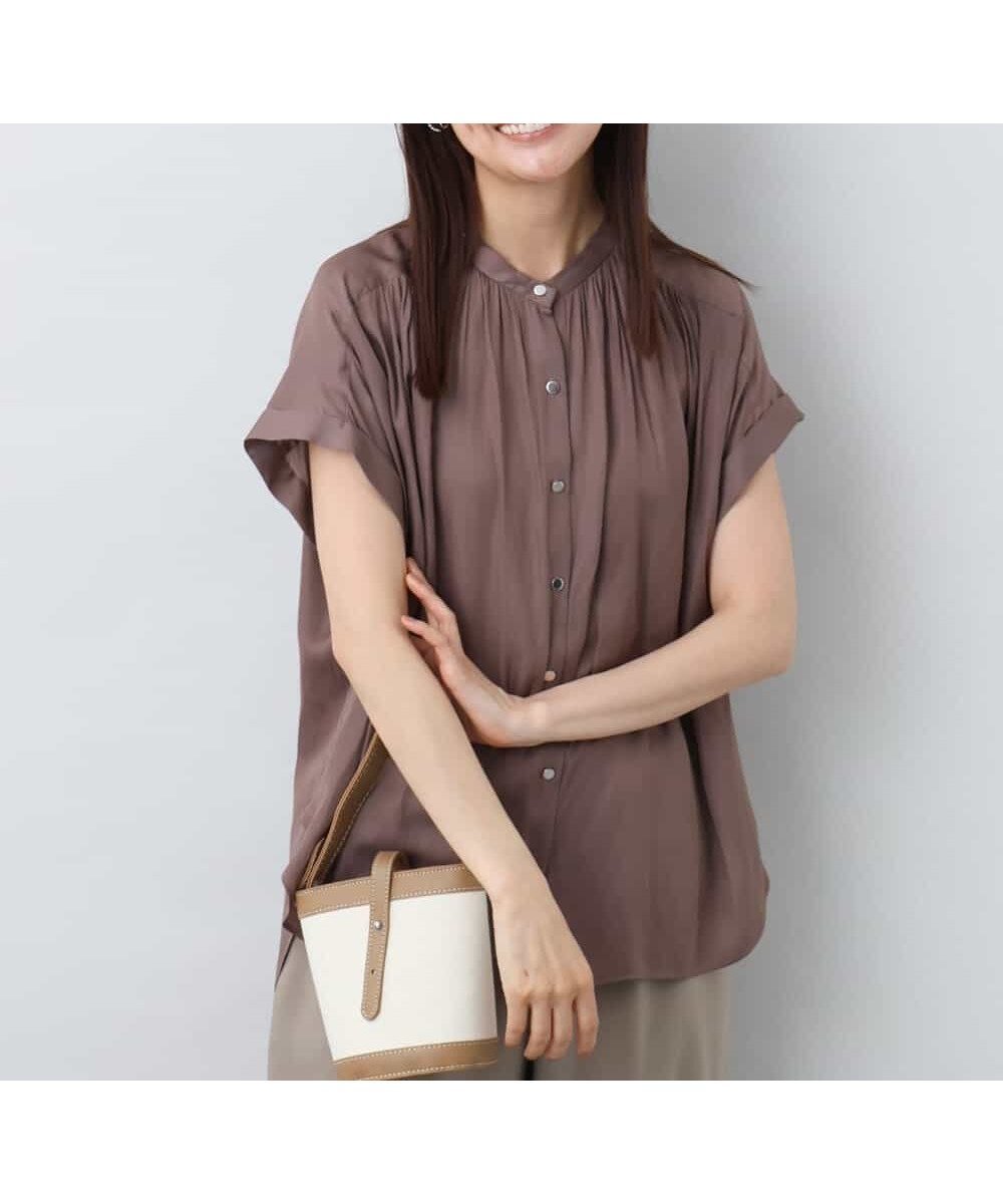 【エムケイ ミッシェルクラン/MK MICHEL KLEIN】のバンドカラーサテンブラウス/接触冷感/洗える インテリア・キッズ・メンズ・レディースファッション・服の通販 founy(ファニー) 　ファッション　Fashion　レディースファッション　Fashion for Women　トップス・カットソー　Cut & Sew Tops　シャツ・ブラウス・オフィスカジュアル　Elegant Blouses & Button-Ups　春　Spring　洗える　Machine Washable　秋　Autumn　ギャザー　Gathered, Ruffled　サテン　Satin, Glossy Fabric　セットアップ　Set-Up, Coordinated Outfit　ボトム　Bottoms, Lower Wear　メタル　Metal, Metal Parts　冬　Winter / This Winter　夏　Summer　モカ|ID: prp329100004765616 ipo3291000000034502460