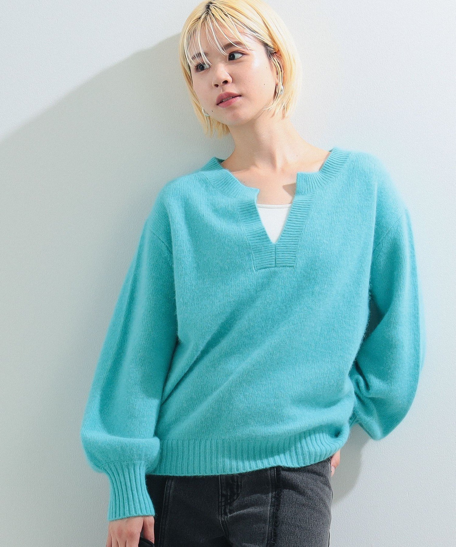 【ビームス ウイメン/BEAMS】のフラッフィー キーネック プルオーバー ニット インテリア・キッズ・メンズ・レディースファッション・服の通販 founy(ファニー) 　ファッション　Fashion　レディースファッション　Fashion for Women　トップス・カットソー　Cut & Sew Tops　ニット　Knit Tops & Sweaters　カジュアルプルオーバー・ニットトップス　Pullovers & Knit Tops / Casual Pullovers　インナー　Innerwear　今季　This Season, Current Season　軽量　Lightweight, Ultra Light　シンプル　Simple, Minimal　タンク　Tank Top, Sleeveless Top　バランス　Balance, Style Balance　おすすめ　Recommended / Our Picks　BLUE|ID: prp329100004765688 ipo3291000000034503061