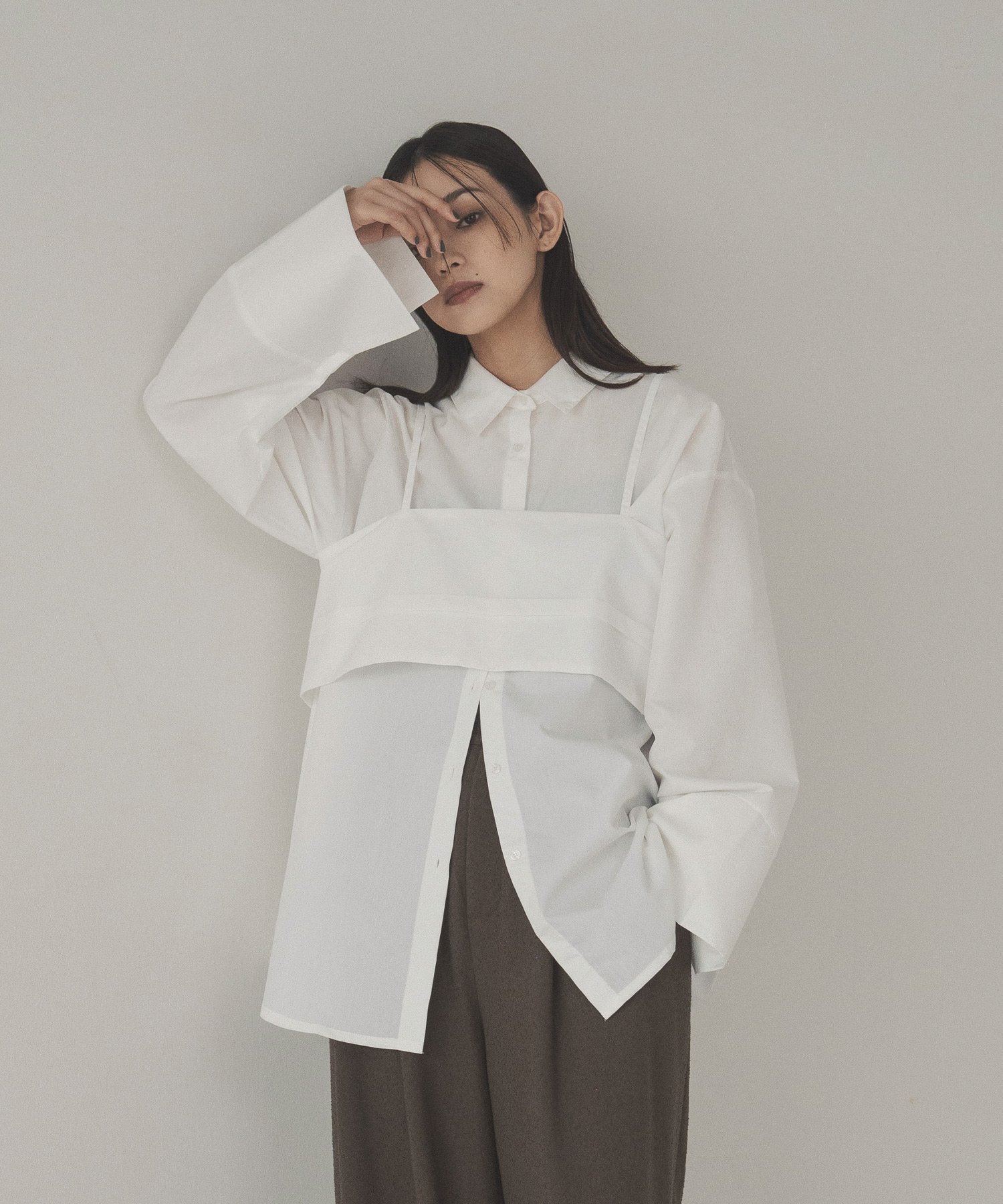 【ヘラム/hellam】のブロード ビスチェアンサンブルシャツ インテリア・キッズ・メンズ・レディースファッション・服の通販 founy(ファニー) 　ファッション　Fashion　レディースファッション　Fashion for Women　トップス・カットソー　Cut & Sew Tops　アンサンブルニット　Knit Ensembles & Twin Sets　シャツ・ブラウス・オフィスカジュアル　Elegant Blouses & Button-Ups　ビスチェ　Bustiers & Corset Tops / Layered Bustier Style　ビスチェ　Bustier, Corset Top　ブロード　Broadcloth, Fine Cotton　オフホワイト|ID: prp329100004765739 ipo3291000000034503527