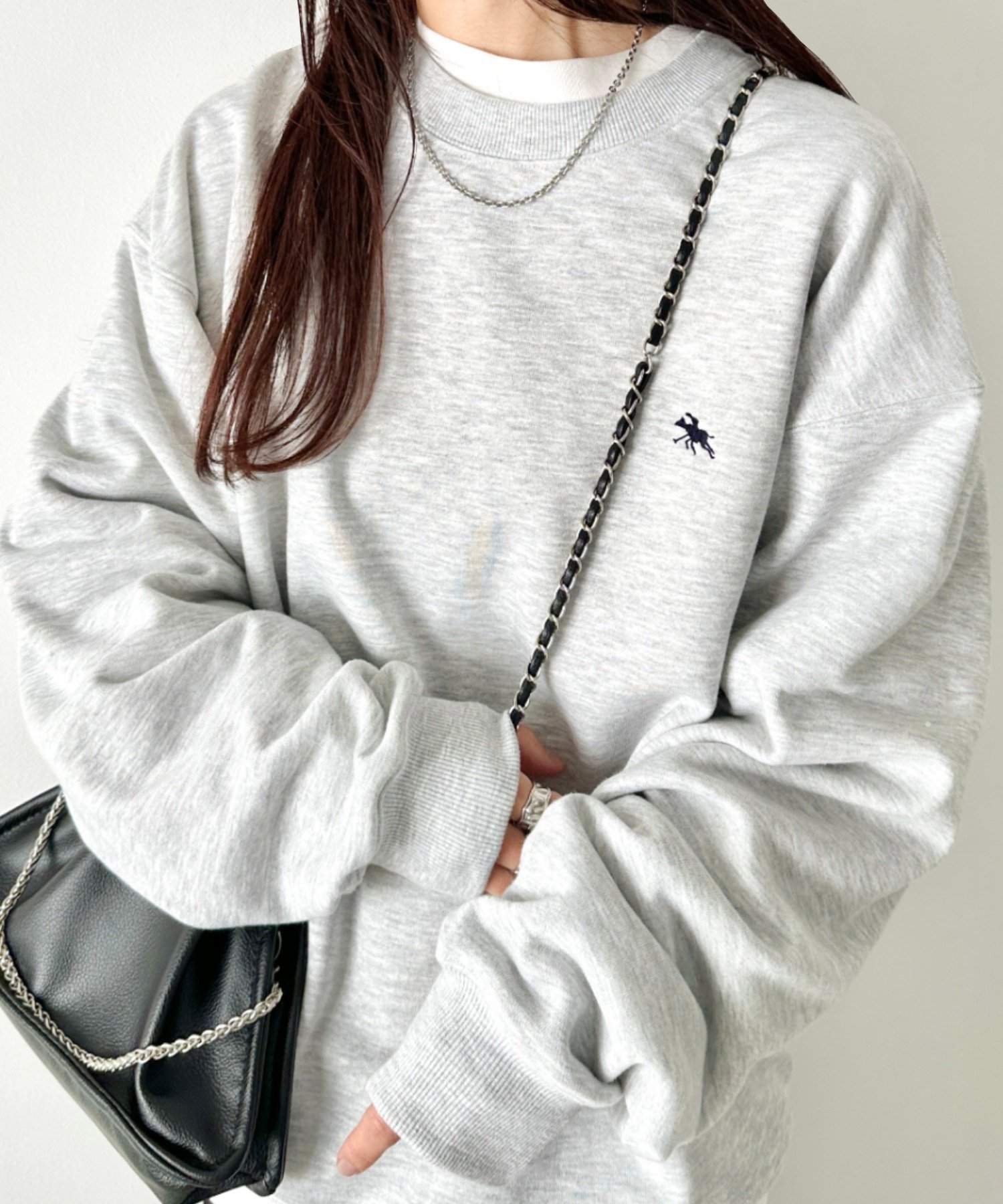 【アウトフィッター ラボ/Outfitter lab】のPOLO CHAMPS クルーネックスウェット インテリア・キッズ・メンズ・レディースファッション・服の通販 founy(ファニー) 　ファッション　Fashion　レディースファッション　Fashion for Women　トップス・カットソー　Cut & Sew Tops　レディースパーカー・カジュアルフーディー　Casual Hoodies & Sweatshirts　スウェット・クルーネックトップス　Sweatshirts & Crewnecks / Relaxed Fit Sweat Tops　インナー　Innerwear　カットソー　Cut and Sewn Top　カーゴパンツ　Cargo Pants, Utility Pants　今季　This Season, Current Season　スウェット / スエット　Sweatshirt, Sweatwear　スポーツ　Sports, Activewear　スラックス　Slacks, Dress Pants　デニム　Denim, Jeans Material　トレーナー　Sweatshirt, Trainer　定番　Standard, Basic Item　長袖　Long Sleeve, Full Sleeve　ベーシック　Basic, Essential　ボトム　Bottoms, Lower Wear　モチーフ　Motif, Design Theme　無地　Plain, Solid Color　ワイド　Wide, Wide Fit　ワンポイント　One Point, Statement Accent　冬　Winter / This Winter　A/W・秋冬　Autumn/Winter　おすすめ　Recommended / Our Picks　グレー|ID: prp329100004765821 ipo3291000000034504295