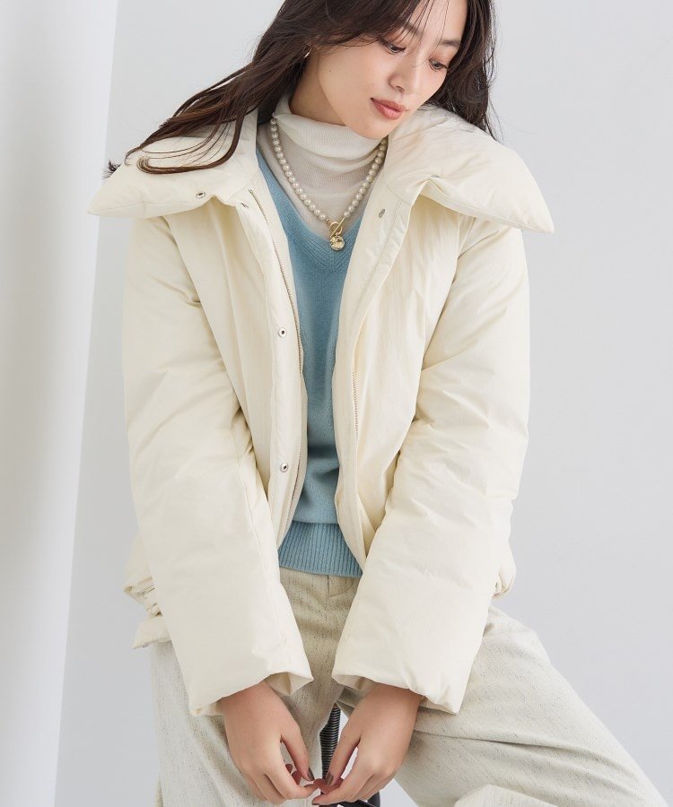 【インディヴィ/INDIVI】の【撥水/洗える/デザイン衿】ステッチレス ショートダウンコート インテリア・キッズ・メンズ・レディースファッション・服の通販 founy(ファニー) 　ファッション　Fashion　レディースファッション　Fashion for Women　アウター　Coat / Outerwear Collection　コート・ロングコート・ピーコート　Long Coats, Peacoats & More　ダウンジャケット・軽量ダウン　Warm & Lightweight Down Jackets　洗える　Machine Washable　ショート　Short, Short Length　スマート　Smart, Elegant　ダウン　Down, Puffer　トレンド　Trend, Trending Now　バランス　Balance, Style Balance　パターン　Pattern, Design Print　ポケット　Pocket, Pocket Detail　防寒　Cold Protection, Winter-Ready　ワイド　Wide, Wide Fit　ワッシャー　Washer, Crinkled Finish　おすすめ　Recommended / Our Picks　アイボリー|ID: prp329100004765980 ipo3291000000034506097