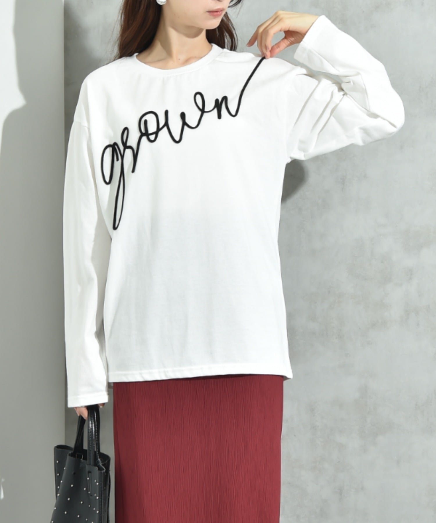 【インタープラネット/INTERPLANET】のテープ刺繍ロゴ長袖プルオーバー インテリア・キッズ・メンズ・レディースファッション・服の通販 founy(ファニー) ファッション Fashion レディースファッション Fashion for Women トップス・カットソー Cut & Sew Tops カジュアルプルオーバー・ニットトップス Pullovers & Knit Tops / Casual Pullovers ベーシック Basic, Essential 長袖 Long Sleeve, Full Sleeve オフホワイト|ID: prp329100004766076 ipo3291000000034508059