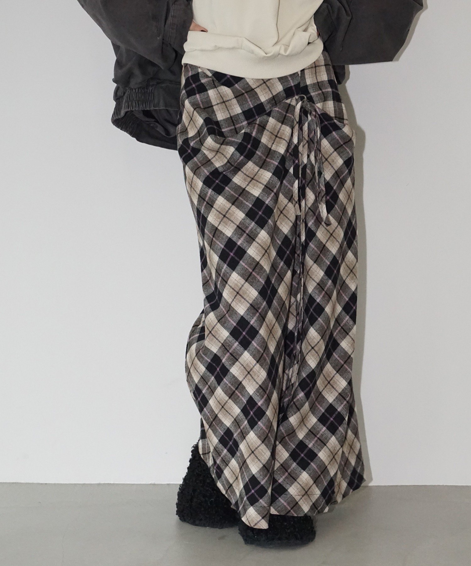 【チュクラ/chuclla】のフロントギャザーチェックスカート chw25a099 人気、トレンドファッション・服の通販 founy(ファニー) 　ファッション　Fashion　レディースファッション　Fashion for Women　スカート　Skirts　ギャザー　Gathered, Ruffled　チェック　Check, Plaid, Tartan　ドレープ　Drape, Draping Fabric　ポケット　Pocket, Pocket Detail　リラックス　Relax, Relaxed Fit　ループ　Loop, Loop Knit　ロング　Long, Long-Length　 other-1|ID: prp329100004766110 ipo3291000000034508289