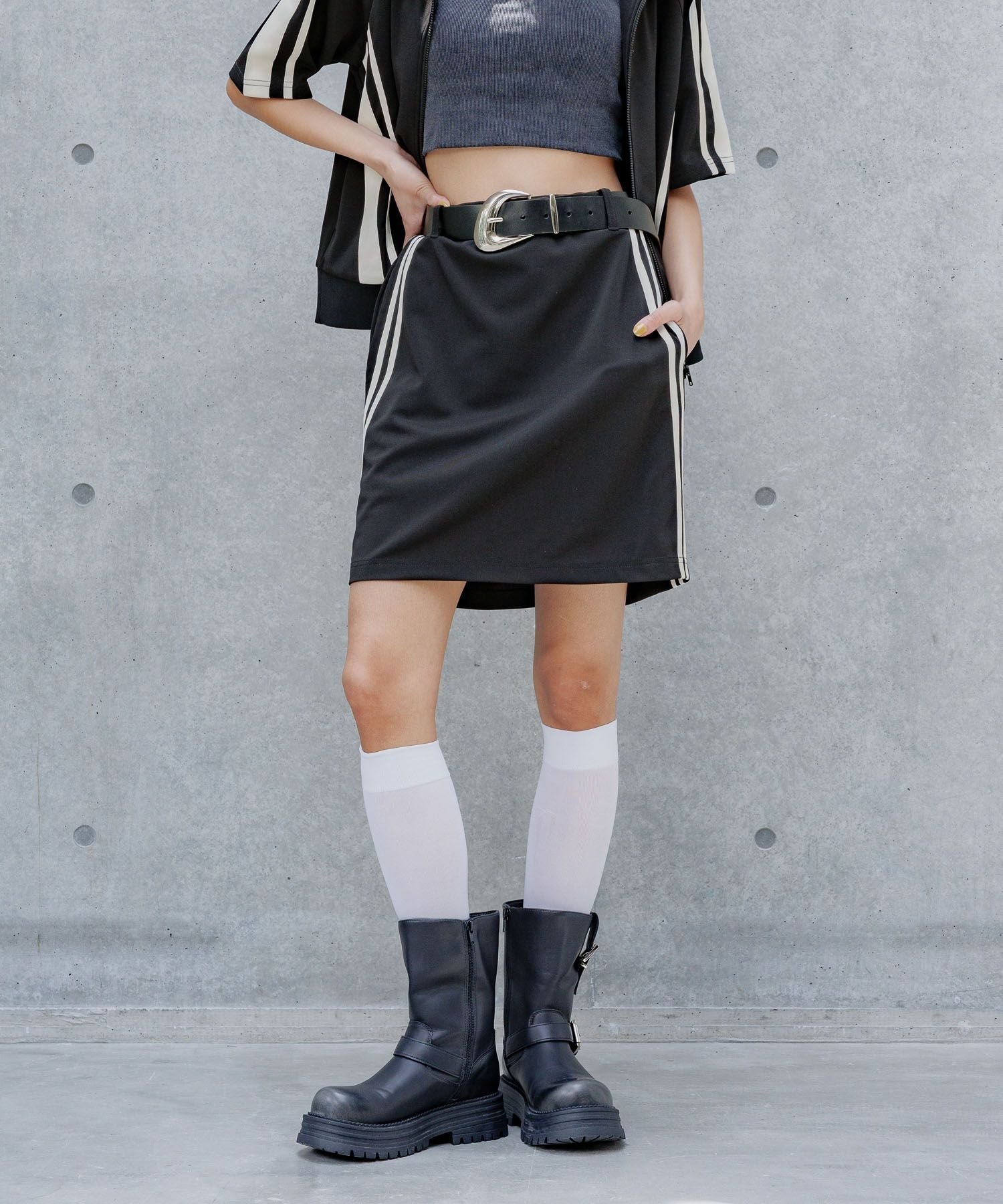 【ページボーイ/PAGEBOY】の【セットアップ対応】ライントラックミニスカート 人気、トレンドファッション・服の通販 founy(ファニー) 　ファッション　Fashion　レディースファッション　Fashion for Women　セットアップ　Matching Sets　スカート・ミニ/ミディ/マキシ　Skirts / Mini, Midi & Maxi Skirts　スカート　Skirts　ミニスカート　Mini Skirts　おすすめ　Recommended / Our Picks　ギャザー　Gathered, Ruffled　ジャケット　Jacket, Outerwear　セットアップ　Set-Up, Coordinated Outfit　ミニスカート　Mini Skirt, Short Skirt　ループ　Loop, Loop Knit　 other-1|ID: prp329100004766112 ipo3291000000034508310