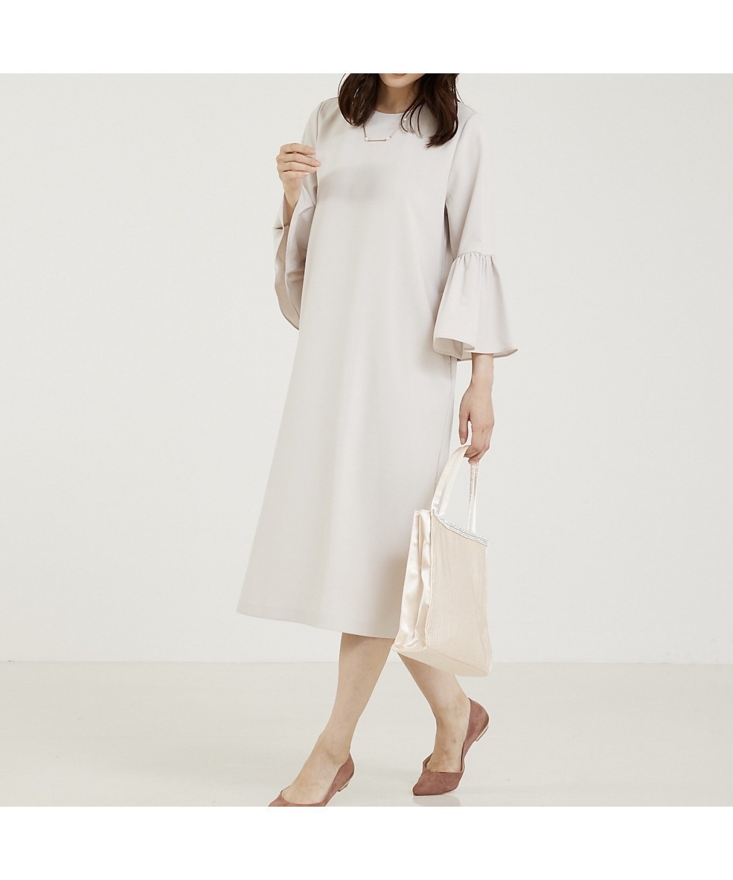 【アバハウスマヴィ/abahouse mavie】の【WEB Domani掲載】【エニデイカセット】袖フレアーワンピース インテリア・キッズ・メンズ・レディースファッション・服の通販 founy(ファニー) 　ファッション　Fashion　レディースファッション　Fashion for Women　ワンピース　Dresses　おすすめ　Recommended / Our Picks　エレガント 上品　Elegant　カーディガン　Cardigan, Knitwear　シューズ　Shoes, Footwear　ジャケット　Jacket, Outerwear　ストレッチ　Stretch, Stretchy Fabric　セレモニー　Ceremony　タフタ　Taffeta, Structured Fabric　フラット　Flat, Flat Shoes　人気　Popular, Best Seller　ビジネス 仕事 通勤　Business / Work / Commuting　楽ちん　Easy Fit, Comfortable　雑誌　Magazine, Fashion Magazine　グレージュ|ID: prp329100004766138 ipo3291000000034508544