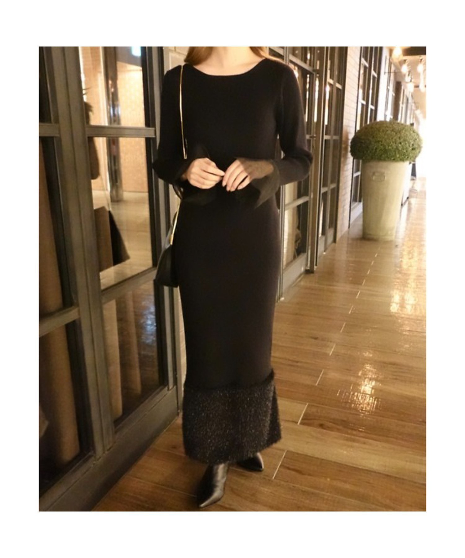 【ルージュヴィフラクレ/Rouge vif la cle】の【一部店舗限定】リブボートネックヘムフェザーワンピース インテリア・キッズ・メンズ・レディースファッション・服の通販 founy(ファニー) 　ファッション　Fashion　レディースファッション　Fashion for Women　ワンピース　Dresses　おすすめ　Recommended / Our Picks　チュール　Tulip, Tulip Motif　フィット　Fit, Slim Fit　フェザーヤーン　Feather Yarn, Fluffy Yarn　ブラック|ID: prp329100004766144 ipo3291000000034508603