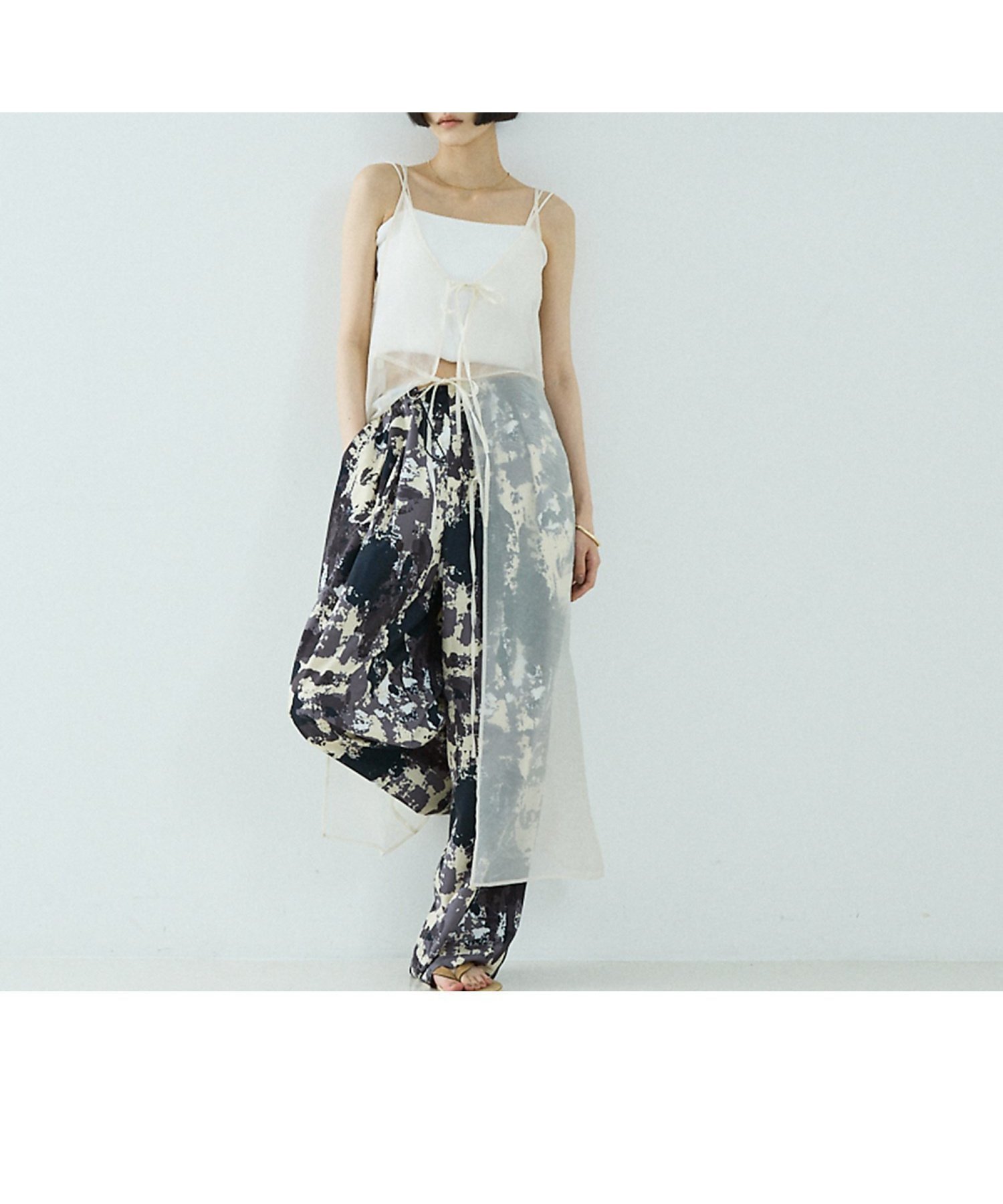 【ノミネ/NOMINE】の【前後着用可】無地 2WAY シアー キャミソール ワンピース インテリア・キッズ・メンズ・レディースファッション・服の通販 founy(ファニー) 　ファッション　Fashion　レディースファッション　Fashion for Women　ワンピース　Dresses　おすすめ　Recommended / Our Picks　インナー　Innerwear　キャミソール　Camisole, Spaghetti Strap Top　シアー　Sheer, See-Through　シャンブレー　Chambray, Denim-Like Fabric　ボトム　Bottoms, Lower Wear　リボン　Ribbon, Bow　再入荷　Restock / Back in Stock　無地　Plain, Solid Color　アイボリー|ID: prp329100004766159 ipo3291000000034508705