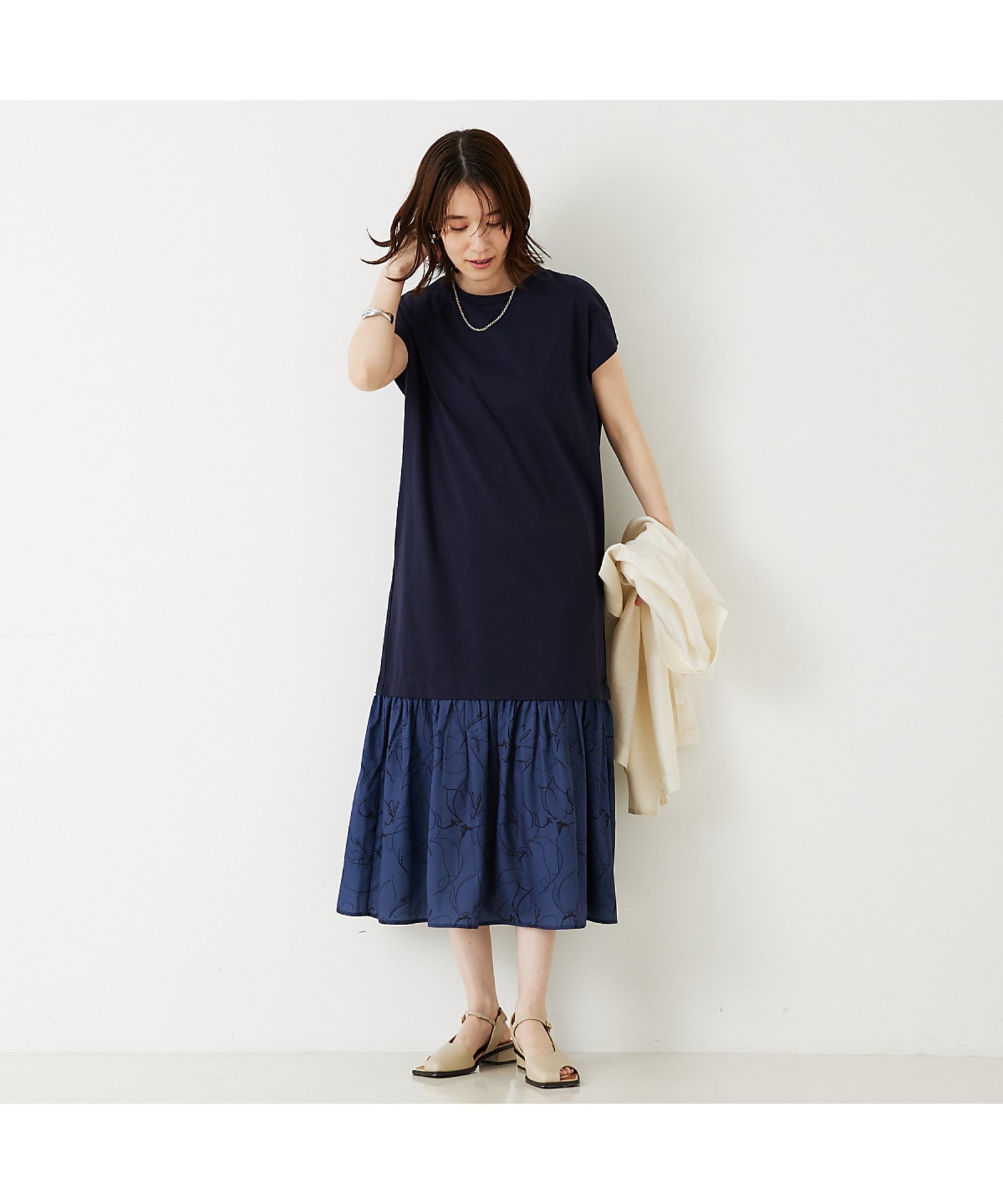 【アバハウスマヴィ/abahouse mavie】の【大人のいちまんワンピ】プリントコンビワンピ インテリア・キッズ・メンズ・レディースファッション・服の通販 founy(ファニー) 　ファッション　Fashion　レディースファッション　Fashion for Women　ワンピース　Dresses　アクセサリー　Fashion Accessories　カットソー　Cut and Sewn Top　コンビ　Combo, Combination Style　ジャケット　Jacket, Outerwear　ストレート　Straight, Straight Cut　夏　Summer　ネイビー|ID: prp329100004766162 ipo3291000000034508719