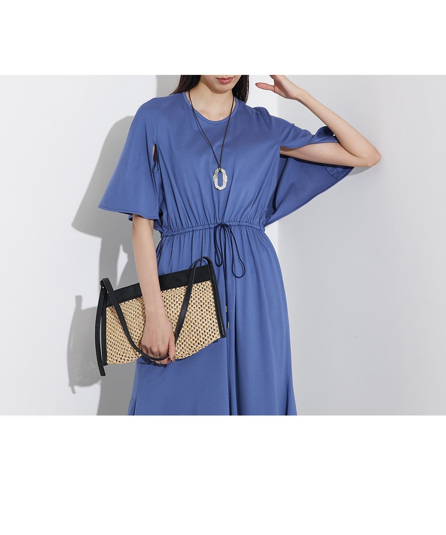 【カリテ/qualite】のケープワンピ インテリア・キッズ・メンズ・レディースファッション・服の通販 founy(ファニー) 　ファッション　Fashion　レディースファッション　Fashion for Women　ワンピース　Dresses　エレガント 上品　Elegant　コンパクト　Compact, Small Size　シンプル　Simple, Minimal　スニーカー　Sneakers, Trainers　ダウン　Down, Puffer　バランス　Balance, Style Balance　フレア　Flare, Flared　リラックス　Relax, Relaxed Fit　ブルー|ID: prp329100004766169 ipo3291000000034508763