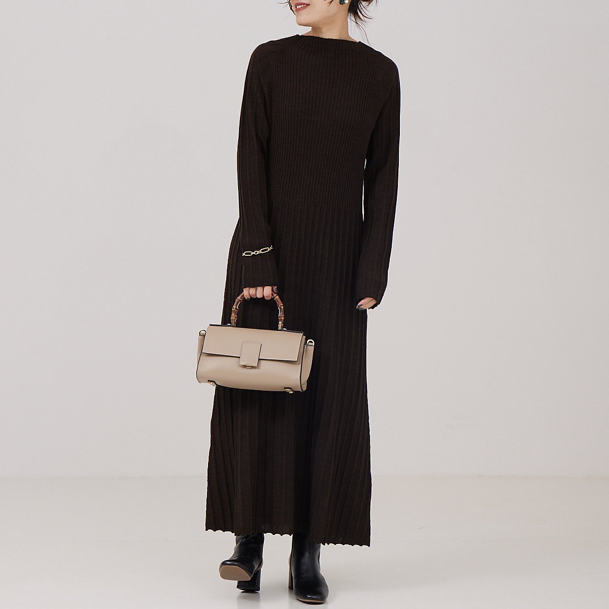 【ルージュヴィフラクレ/Rouge vif la cle】のワイドリブニットワンピース インテリア・キッズ・メンズ・レディースファッション・服の通販 founy(ファニー) 　ファッション　Fashion　レディースファッション　Fashion for Women　ワンピース　Dresses　ニットワンピース　Knit Dresses　おすすめ　Recommended / Our Picks　クラシック　Classic, Timeless Style　ジャケット　Jacket, Outerwear　フィット　Fit, Slim Fit　ブルゾン　Blouson, Bomber Jacket　ボトム　Bottoms, Lower Wear　ボトルネック　Bottle Neck, Mock Neck　ボーダー　Border, Stripe　ビジネス 仕事 通勤　Business / Work / Commuting　ブラウン|ID: prp329100004766220 ipo3291000000034509119