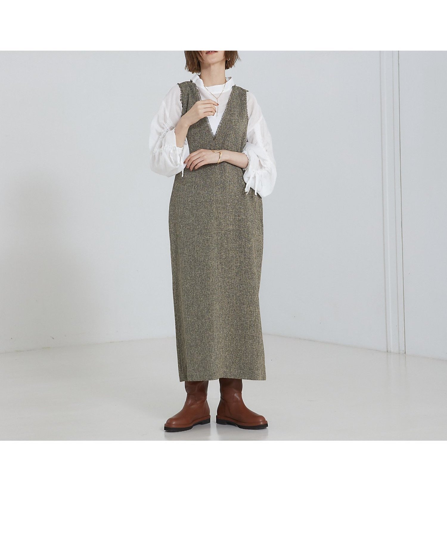 【アバハウスマヴィ/abahouse mavie】の【大人のいちまんワンピ】ツイードジャンパースカート インテリア・キッズ・メンズ・レディースファッション・服の通販 founy(ファニー) ファッション Fashion レディースファッション Fashion for Women スカート Skirts インナー Innerwear キャミソール Camisole, Spaghetti Strap Top ショルダー Shoulder, Shoulder Strap シンプル Simple, Minimal ストレート Straight, Straight Cut タンク Tank Top, Sleeveless Top タートルネック Turtleneck, High Neck フリンジ Fringe, Tassel ワイド Wide, Wide Fit エレガント 上品 Elegant 夏 Summer 秋 Autumn ベージュ|ID: prp329100004766247 ipo3291000000034509313