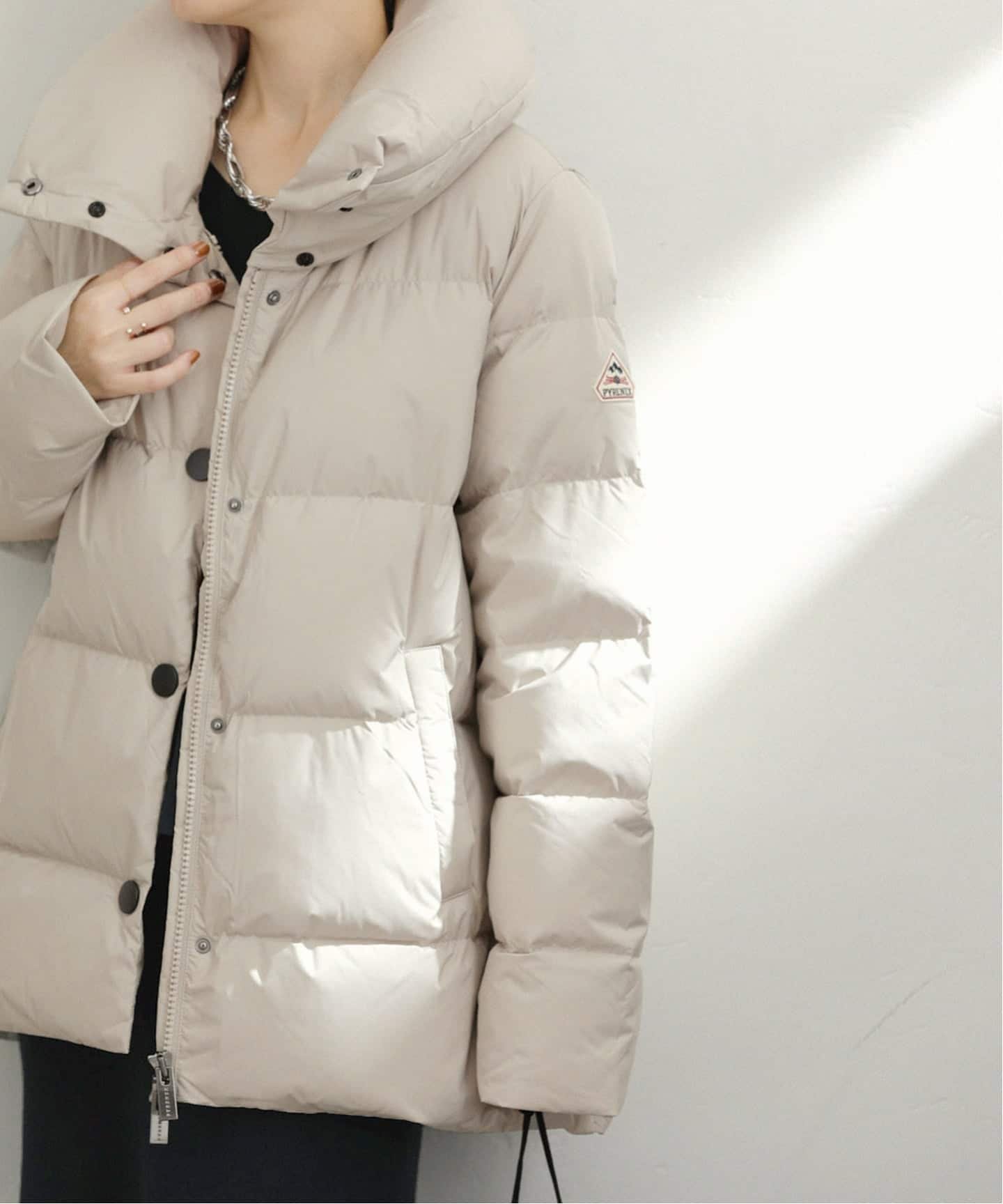 【ラ トータリテ/La TOTALITE】のPYRENEX/ピレネックス ELAURA 2 ダウンジャケット インテリア・キッズ・メンズ・レディースファッション・服の通販 founy(ファニー) ファッション Fashion レディースファッション Fashion for Women アウター Coat / Outerwear Collection レディースジャケット・軽アウター Jackets ジャケット Jacket, Outerwear ダウン Down, Puffer ドット Polka Dot, Dot Pattern ドロップ Drop Shoulder, Dropped Style フランス France, French フロント Front, Front Design マフラー Scarf, Muffler ミドル Middle Length, Mid Height ラウンド Round, Round Neck リラックス Relax, Relaxed Fit ベージュ|ID: prp329100004766299 ipo3291000000034830749