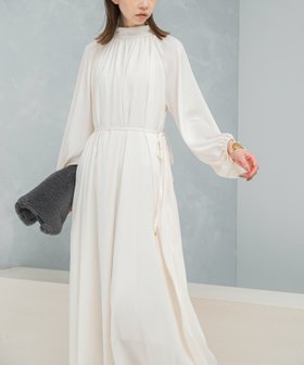 【アーバンリサーチ ロッソ/URBAN RESEARCH ROSSO】のハイネックギャザーサテンドレス 人気、トレンドファッション・服の通販 founy(ファニー) ファッション Fashion レディースファッション Fashion for Women ワンピース Dresses フォーマル・パーティードレス・結婚式用ドレス Elegant & Casual Dresses 2025年 2025 2025-2026秋冬・A/W Autumn/Winter 2025–26 AW25–26 冬 Winter / This Winter ギャザー Gathered, Ruffled サテン Satin, Glossy Fabric ドレス Dress, One-Piece ハイネック High Neck, Mock Neck ピーチ Peach, Soft Touch フェミニン Feminine, Girly リボン Ribbon, Bow エレガント 上品 Elegant A/W・秋冬 Autumn/Winter |ID:prp329100004766306