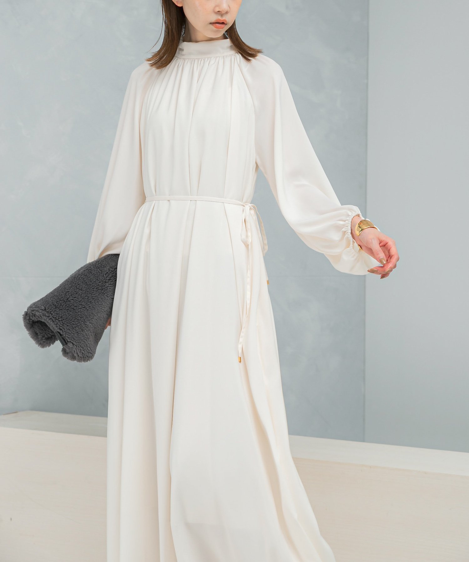 【アーバンリサーチ ロッソ/URBAN RESEARCH ROSSO】のハイネックギャザーサテンドレス インテリア・キッズ・メンズ・レディースファッション・服の通販 founy(ファニー) 　ファッション　Fashion　レディースファッション　Fashion for Women　ワンピース　Dresses　フォーマル・パーティードレス・結婚式用ドレス　Elegant & Casual Dresses　2025年　2025　2025-2026秋冬・A/W　Autumn/Winter 2025–26 AW25–26　冬　Winter / This Winter　ギャザー　Gathered, Ruffled　サテン　Satin, Glossy Fabric　ドレス　Dress, One-Piece　ハイネック　High Neck, Mock Neck　ピーチ　Peach, Soft Touch　フェミニン　Feminine, Girly　リボン　Ribbon, Bow　エレガント 上品　Elegant　A/W・秋冬　Autumn/Winter　アイボリー|ID: prp329100004766306 ipo3291000000034509699