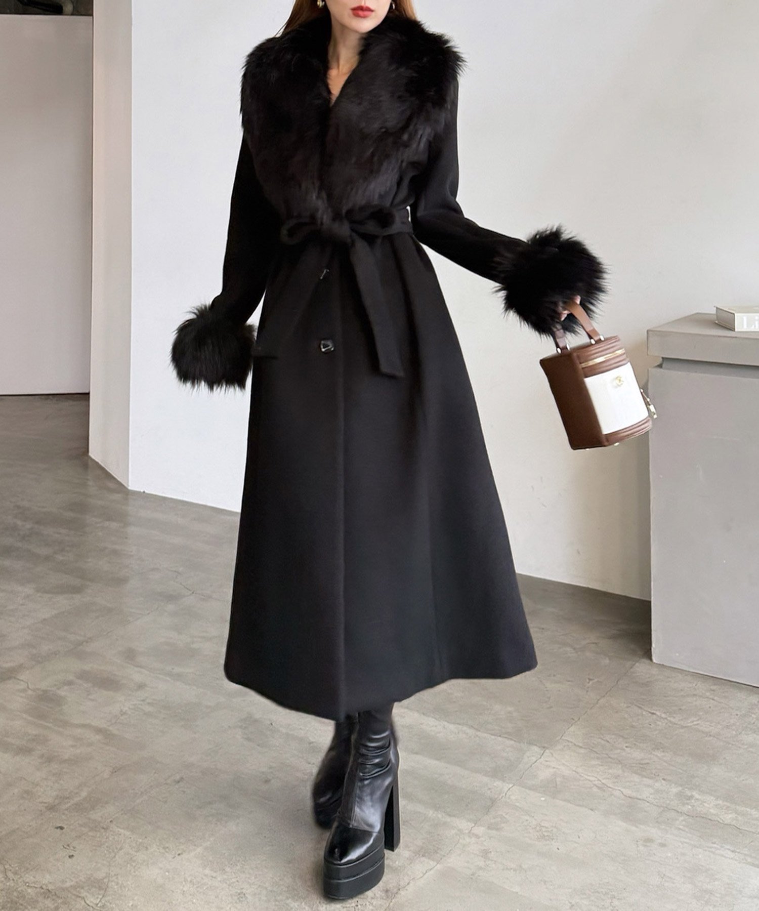 【ロイヤルパーティー/ROYAL PARTY】のショールファーウールテーラーコート インテリア・キッズ・メンズ・レディースファッション・服の通販 founy(ファニー) 　ファッション　Fashion　レディースファッション　Fashion for Women　アウター　Coat / Outerwear Collection　コート・ロングコート・ピーコート　Long Coats, Peacoats & More　ショール　Shawl, Wrap　チェスターコート　Chester Coat, Long Coat　リュクス　Luxury, Elegant, High-End, Chic　ロング　Long, Long-Length　冬　Winter / This Winter　ブラック|ID: prp329100004766344 ipo3291000000034510120