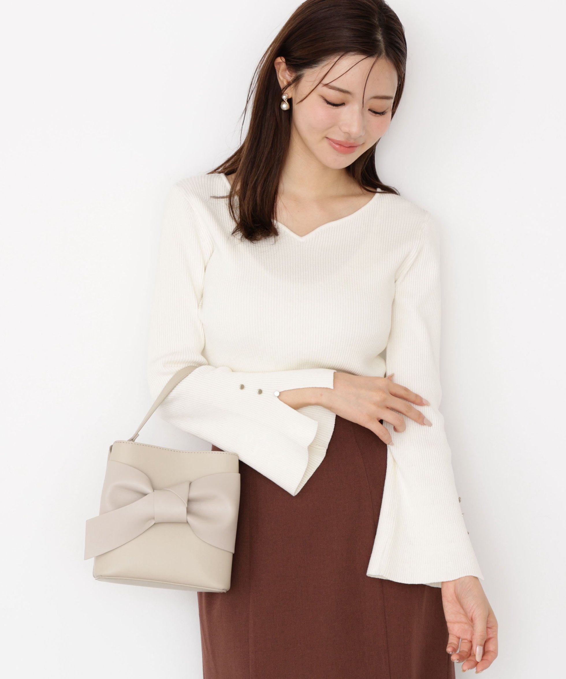 【プロポーション ボディドレッシング/PROPORTION BODY DRESSING】のハンドウォッシャブル ハートカットリブニット 25AW インテリア・キッズ・メンズ・レディースファッション・服の通販 founy(ファニー) 　ファッション　Fashion　レディースファッション　Fashion for Women　トップス・カットソー　Cut & Sew Tops　ニット　Knit Tops & Sweaters　2025年　2025　2025-2026秋冬・A/W　Autumn/Winter 2025–26 AW25–26　おすすめ　Recommended / Our Picks　シルク　Silk, 100% Silk　シンプル　Simple, Minimal　スリット　Slit, Slit Detail　スリーブ　Sleeve, Long Sleeve / Short Sleeve　デコルテ　Décolleté, Neckline　フレア　Flare, Flared　リブニット　Rib Knit, Ribbed Knit　エクリュ1|ID: prp329100004766589 ipo3291000000034656030