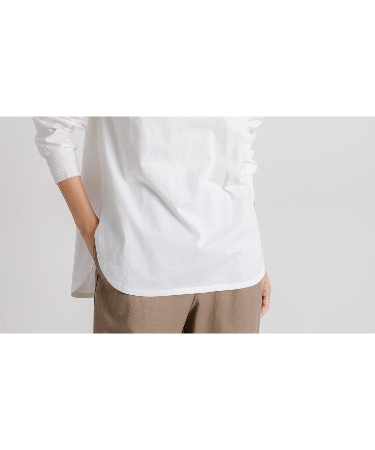 【スタディオ クリップ/studio CLIP】のアソートラウンドヘムロングスリーブTシャツ インテリア・キッズ・メンズ・レディースファッション・服の通販 founy(ファニー) ファッション Fashion レディースファッション Fashion for Women トップス・カットソー Cut & Sew Tops シャツ・ブラウス・オフィスカジュアル Elegant Blouses & Button-Ups ロングTシャツ・Tシャツ Longline T-Shirts & Tees おすすめ Recommended / Our Picks インナー Innerwear カットソー Cut and Sewn Top カーディガン Cardigan, Knitwear シリコン Silicone, Silicone Material シンプル Simple, Minimal スウェット / スエット Sweatshirt, Sweatwear スリーブ Sleeve, Long Sleeve / Short Sleeve ベスト Vest, Waistcoat ボーダー Border, Stripe ロング Long, Long-Length ホワイト10|ID: prp329100004766824 ipo3291000000034595965