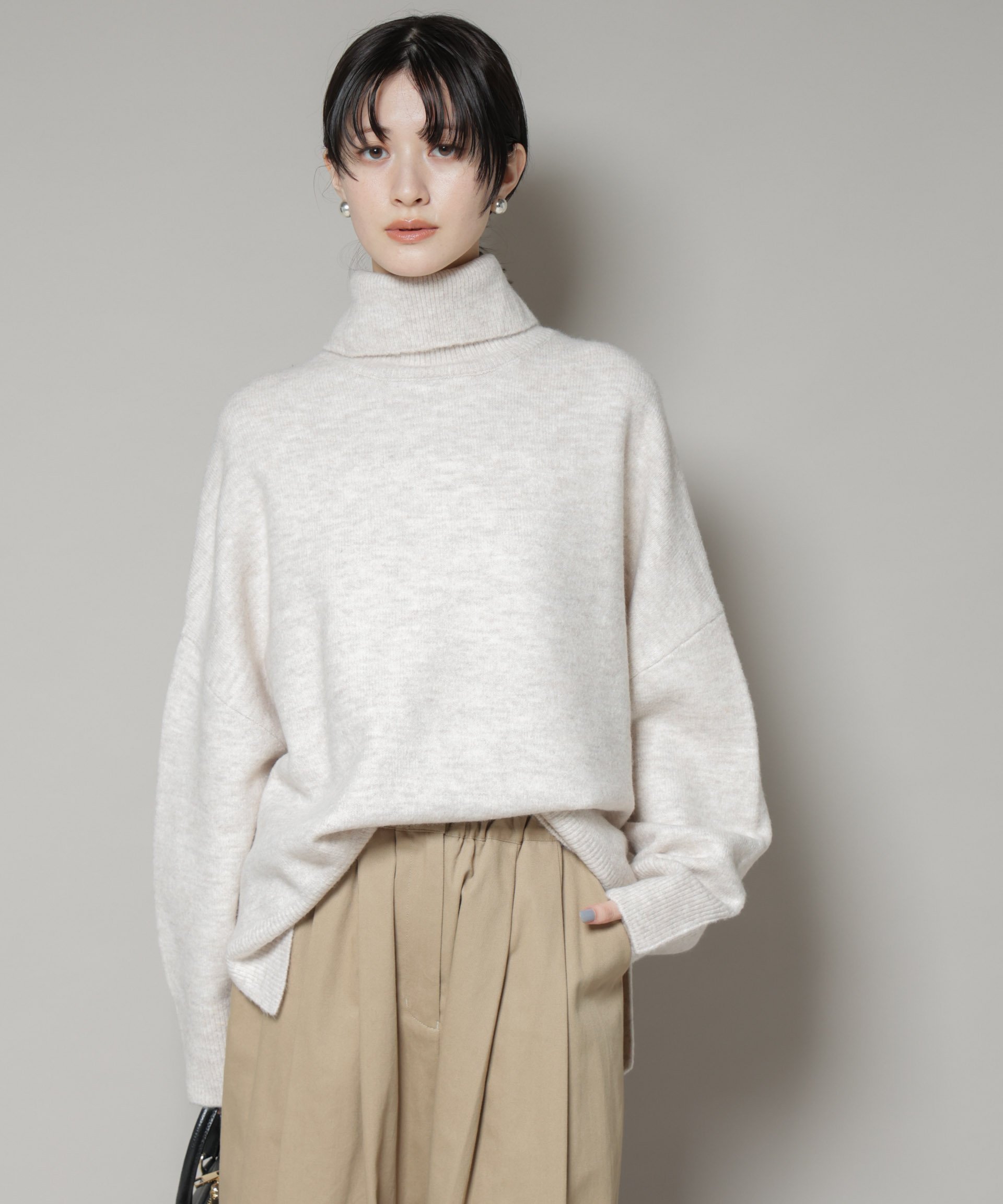 【ナノ ユニバース/nano universe】のタートルワイドシルエット圧縮ニット インテリア・キッズ・メンズ・レディースファッション・服の通販 founy(ファニー) 　ファッション　Fashion　レディースファッション　Fashion for Women　トップス・カットソー　Cut & Sew Tops　ニット　Knit Tops & Sweaters　ウォッシャブル　Machine Washable　シンプル　Simple, Minimal　タートル　Turtleneck, Turtle Collar　タートルネック　Turtleneck, High Neck　ワイド　Wide, Wide Fit　A/W・秋冬　Autumn/Winter　アウトレット　Outlet / Clearance　おすすめ　Recommended / Our Picks　エレガント 上品　Elegant　2025年　2025　2025-2026秋冬・A/W　Autumn/Winter 2025–26 AW25–26　ライトベージュ1|ID: prp329100004766850 ipo3291000000034517595