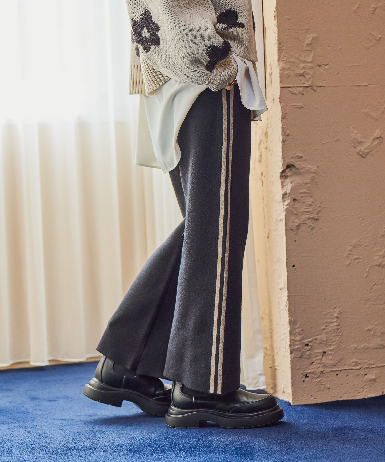 【ニコアンド/niko and】のなめらかタッチニットパンツ インテリア・キッズ・メンズ・レディースファッション・服の通販 founy(ファニー) 　ファッション　Fashion　レディースファッション　Fashion for Women　パンツ　Pants & Trousers　おすすめ　Recommended / Our Picks　なめらか　Smooth, Silky Texture　シンプル　Simple, Minimal　スリット　Slit, Slit Detail　ポケット　Pocket, Pocket Detail　リラックス　Relax, Relaxed Fit　人気　Popular, Best Seller　楽ちん　Easy Fit, Comfortable　無地　Plain, Solid Color　ブラックサイドライン|ID: prp329100004766858 ipo3291000000034607878