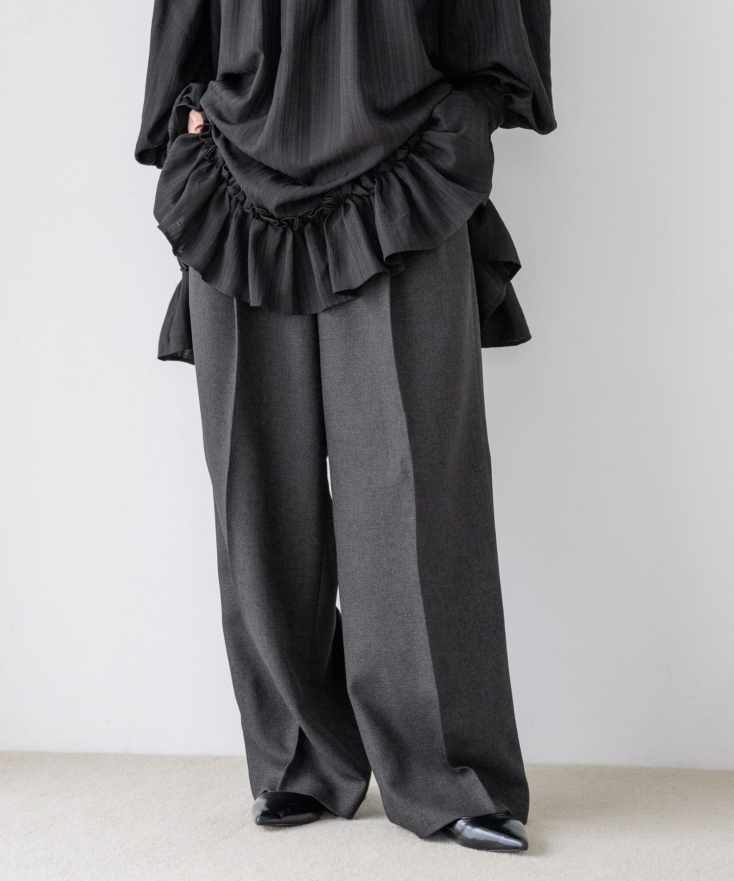 【ローリーズファーム/LOWRYS FARM】のラナテックワイドパンツ インテリア・キッズ・メンズ・レディースファッション・服の通販 founy(ファニー) 　ファッション　Fashion　レディースファッション　Fashion for Women　パンツ　Pants & Trousers　おすすめ　Recommended / Our Picks　カットソー　Cut and Sewn Top　シンプル　Simple, Minimal　ジャケット　Jacket, Outerwear　セットアップ　Set-Up, Coordinated Outfit　ワイド　Wide, Wide Fit　チャコールグレー|ID: prp329100004766872 ipo3291000000034642116